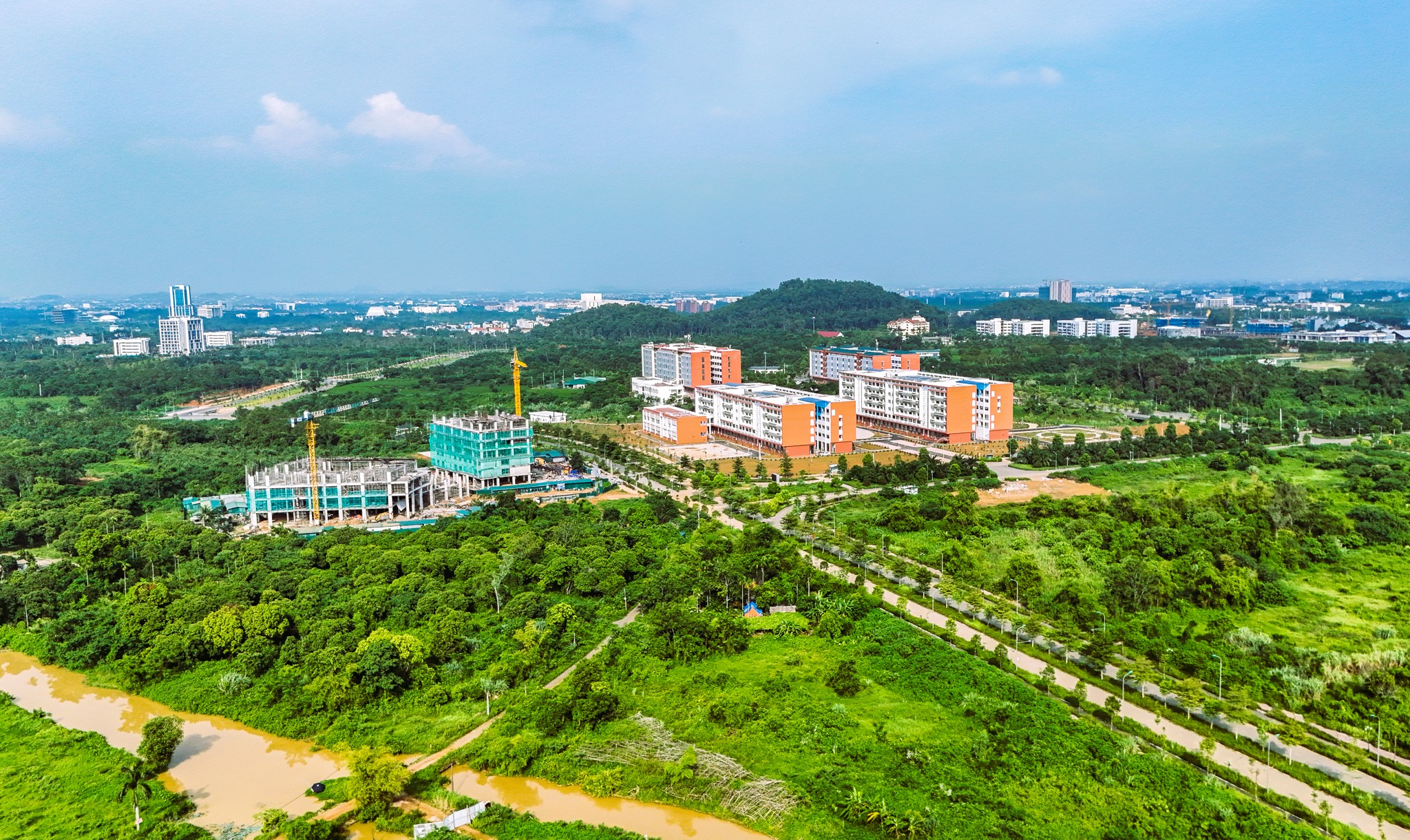 Kh&aacute;m ph&aacute; kh&ocirc;ng gian mới đ&ocirc; thị đại học H&ograve;a Lạc sau 13 năm x&acirc;y dựng- Ảnh 1.