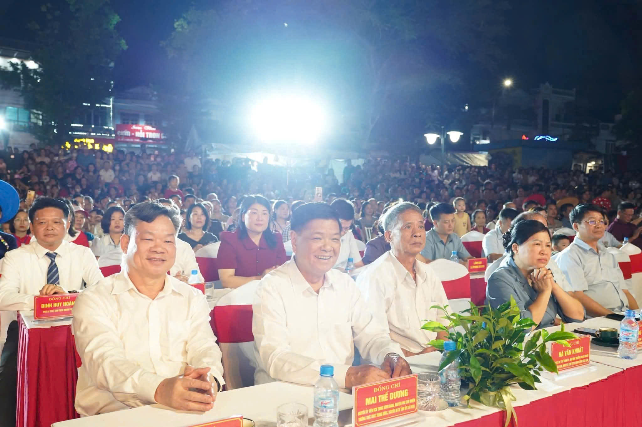 Th&aacute;i Nguy&ecirc;n rực s&aacute;ng trong đ&ecirc;m hội mừng Quốc kh&aacute;nh 2/9 - Ảnh 9.