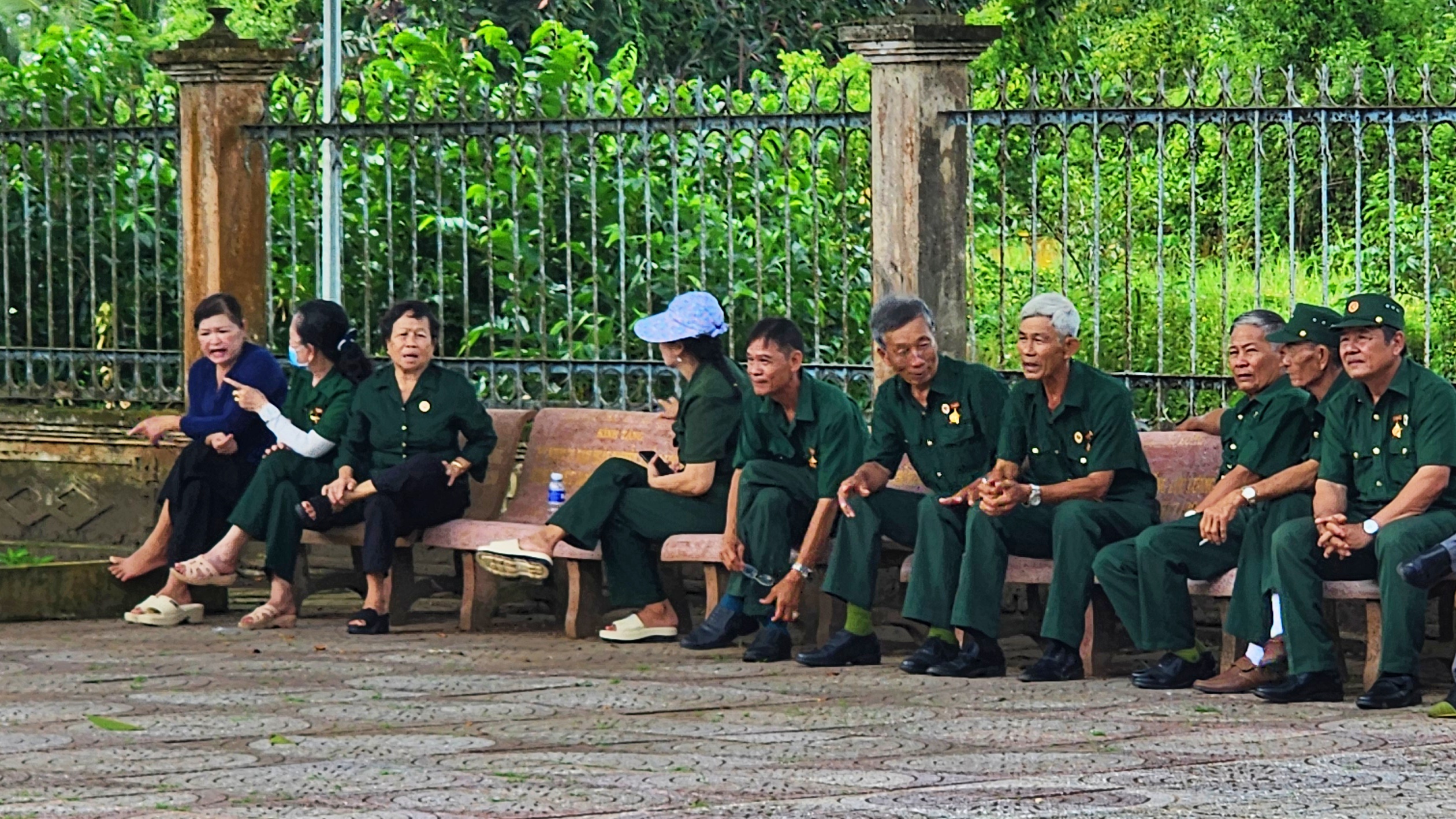 H&agrave;ng ng&agrave;n người về d&acirc;ng hương tại Đền thờ B&aacute;c Hồ ở Ch&acirc;u Thới ng&agrave;y Tết độc lập - Ảnh 7.