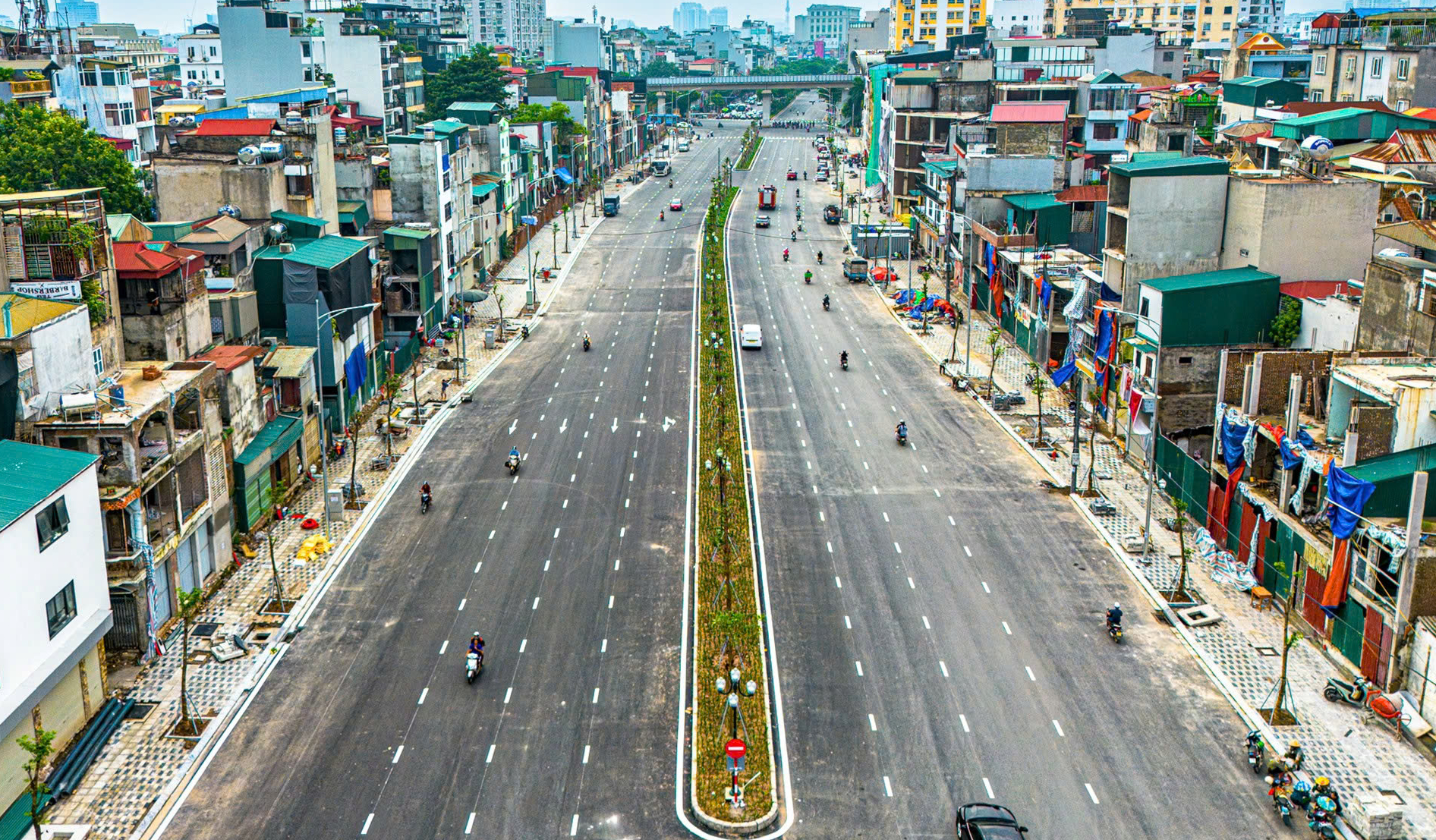 H&agrave; Nội tăng tốc thi c&ocirc;ng c&aacute;c tuyến đường v&agrave;nh đai - Ảnh 1.