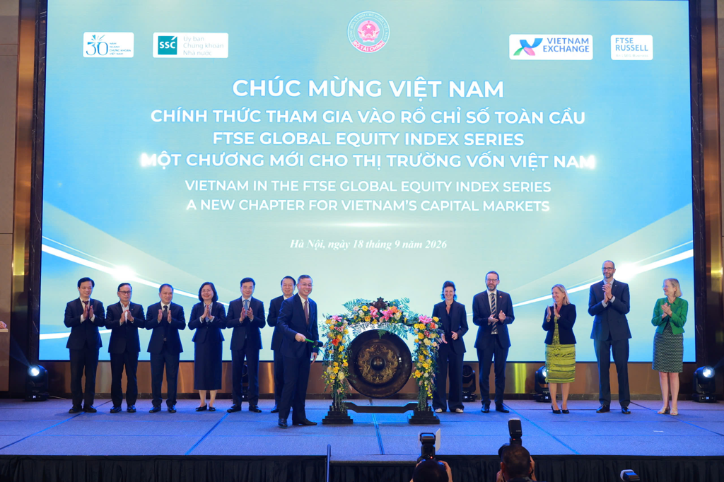 Ch&iacute;nh thức n&acirc;ng hạng thị trường chứng kho&aacute;n Việt Nam, 27 cổ phiếu v&agrave;o rổ chỉ số to&agrave;n cầu - Ảnh 1.