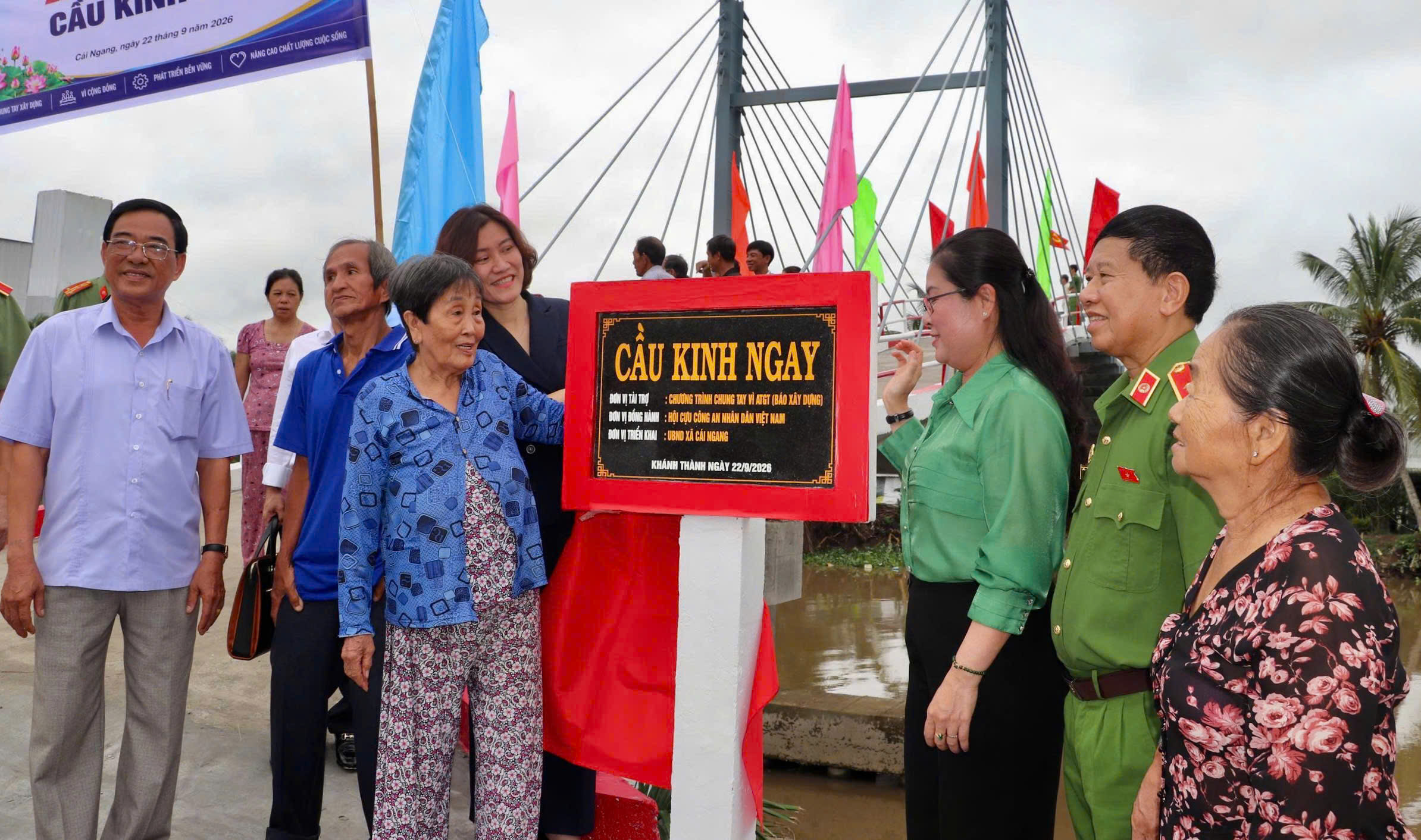 Cầu Kinh Ngay nối đ&ocirc;i bờ, mở th&ecirc;m cơ hội ph&aacute;t triển cho người d&acirc;n- Ảnh 7.