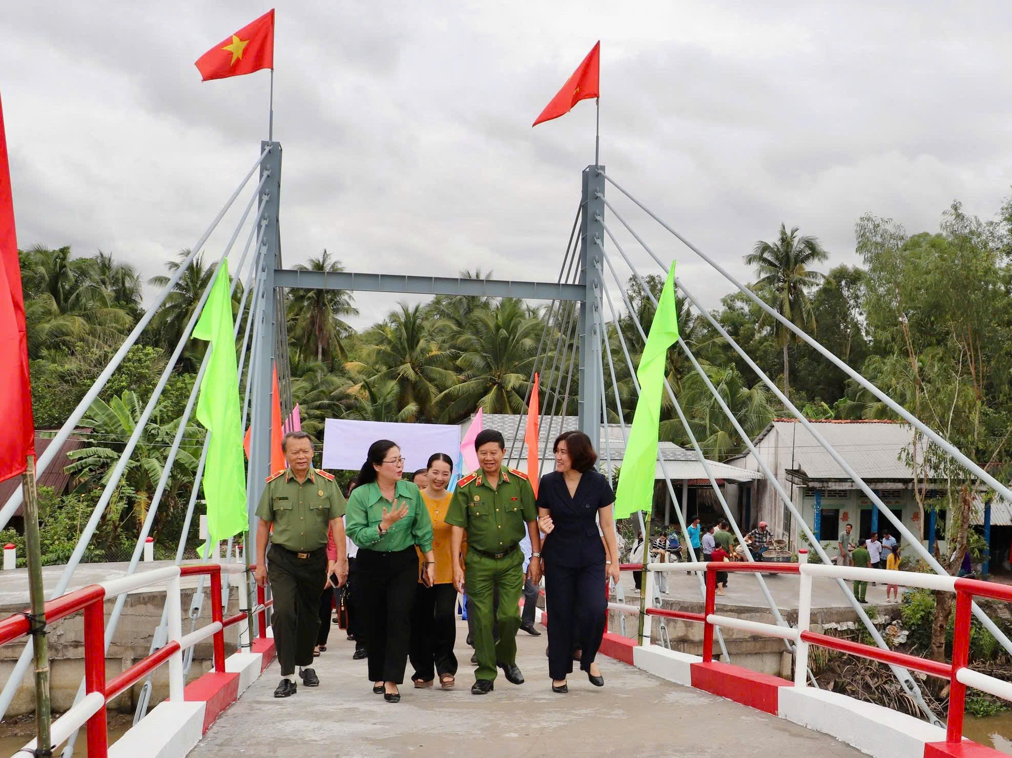 Cầu Kinh Ngay nối đ&ocirc;i bờ, mở th&ecirc;m cơ hội ph&aacute;t triển cho người d&acirc;n- Ảnh 4.
