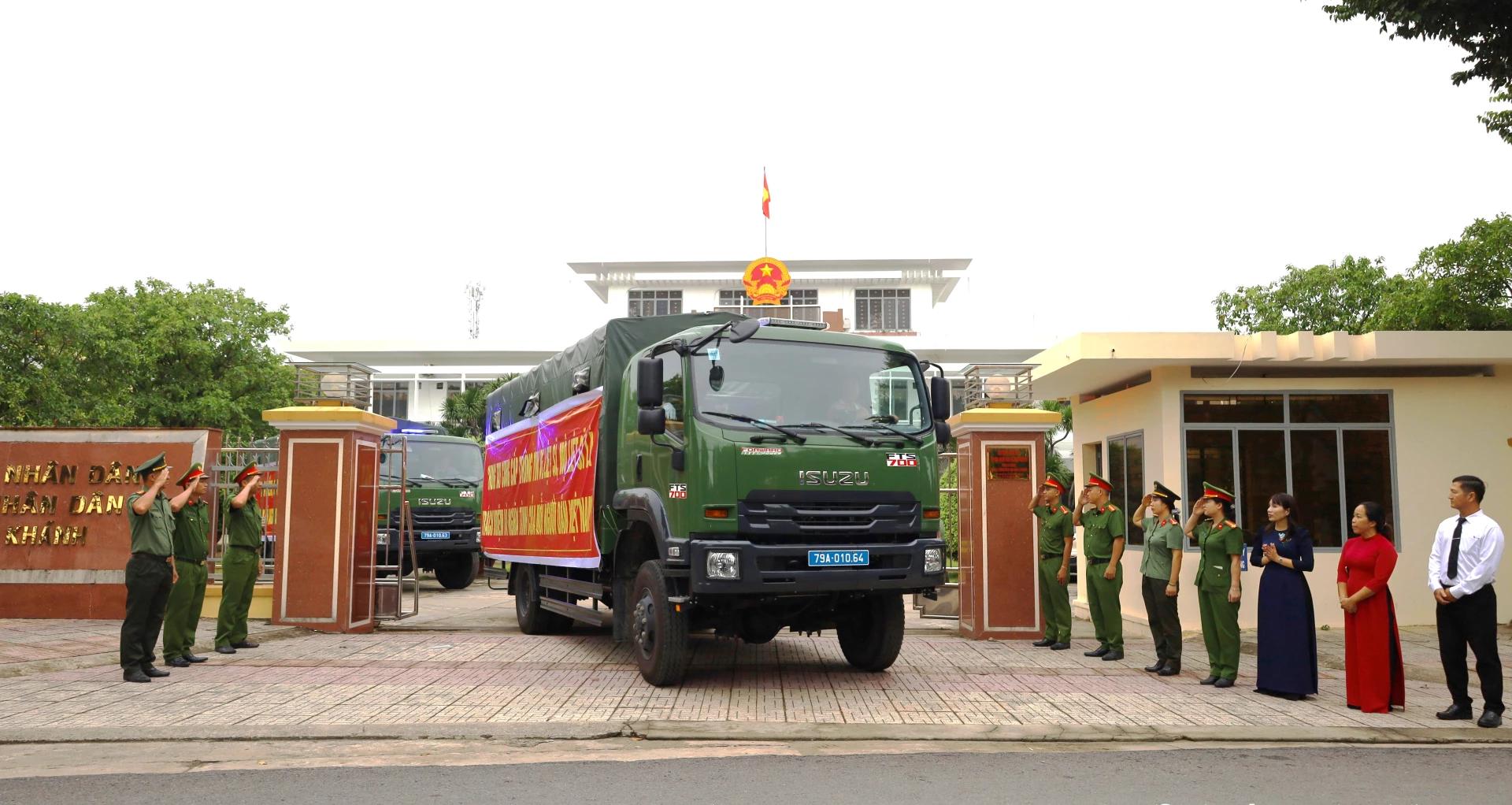 Kh&aacute;nh H&ograve;a: Đưa 26 h&agrave;i cốt liệt sĩ về Nghĩa trang liệt sĩ H&ograve;n Dung- Ảnh 1.
