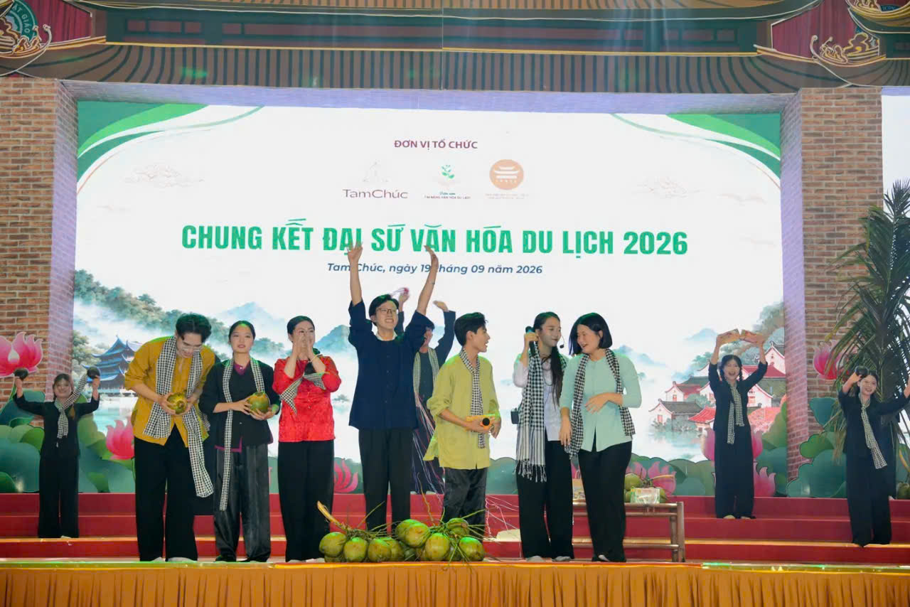 Hai sinh vi&ecirc;n Học viện H&agrave;ng kh&ocirc;ng gi&agrave;nh qu&aacute;n qu&acirc;n, &aacute; qu&acirc;n Đại sứ Văn h&oacute;a Du lịch- Ảnh 1.