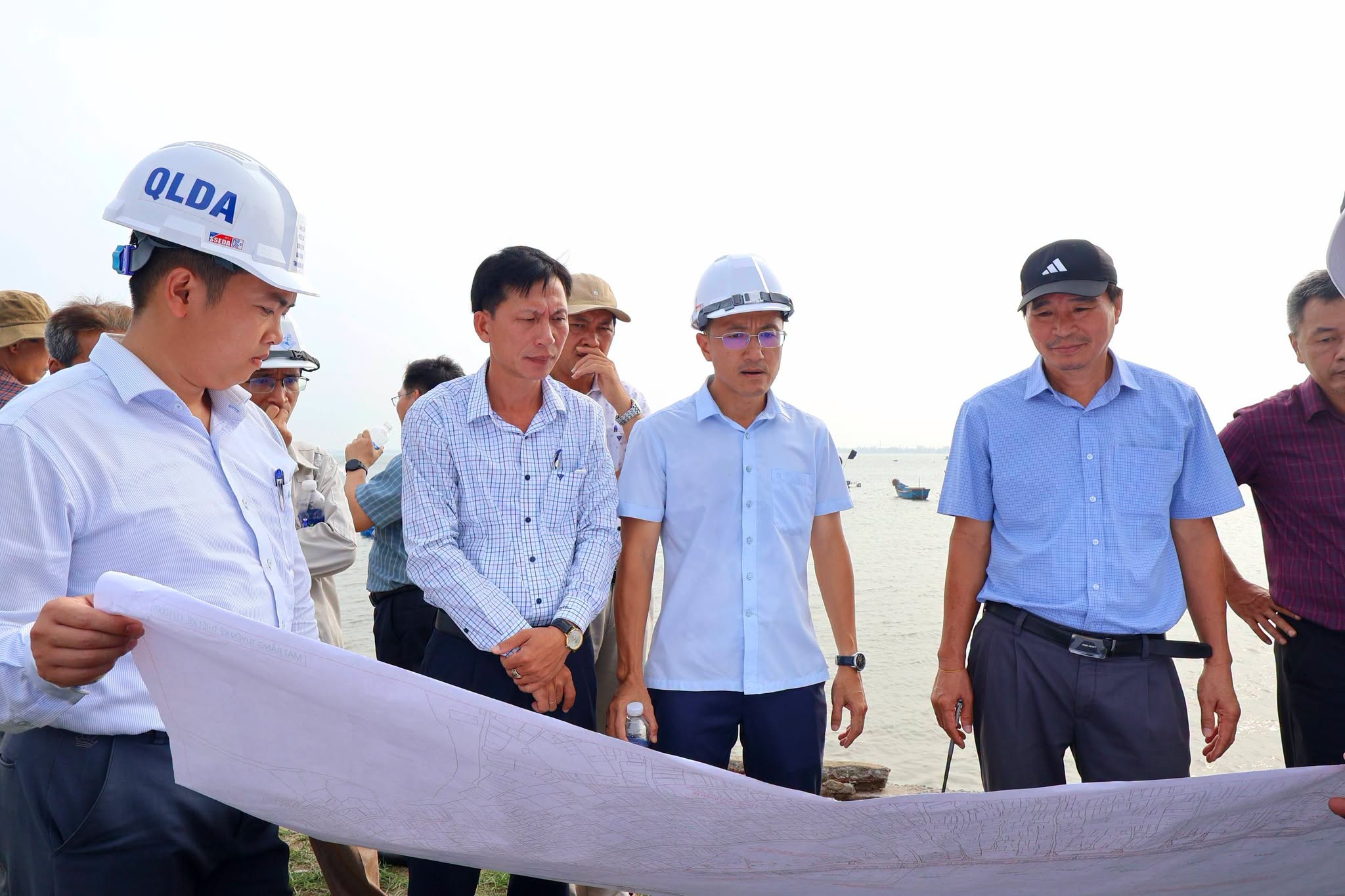 Quảng Ng&atilde;i chi 80 tỷ đồng nối d&agrave;i k&egrave; bảo vệ bờ biển- Ảnh 3.