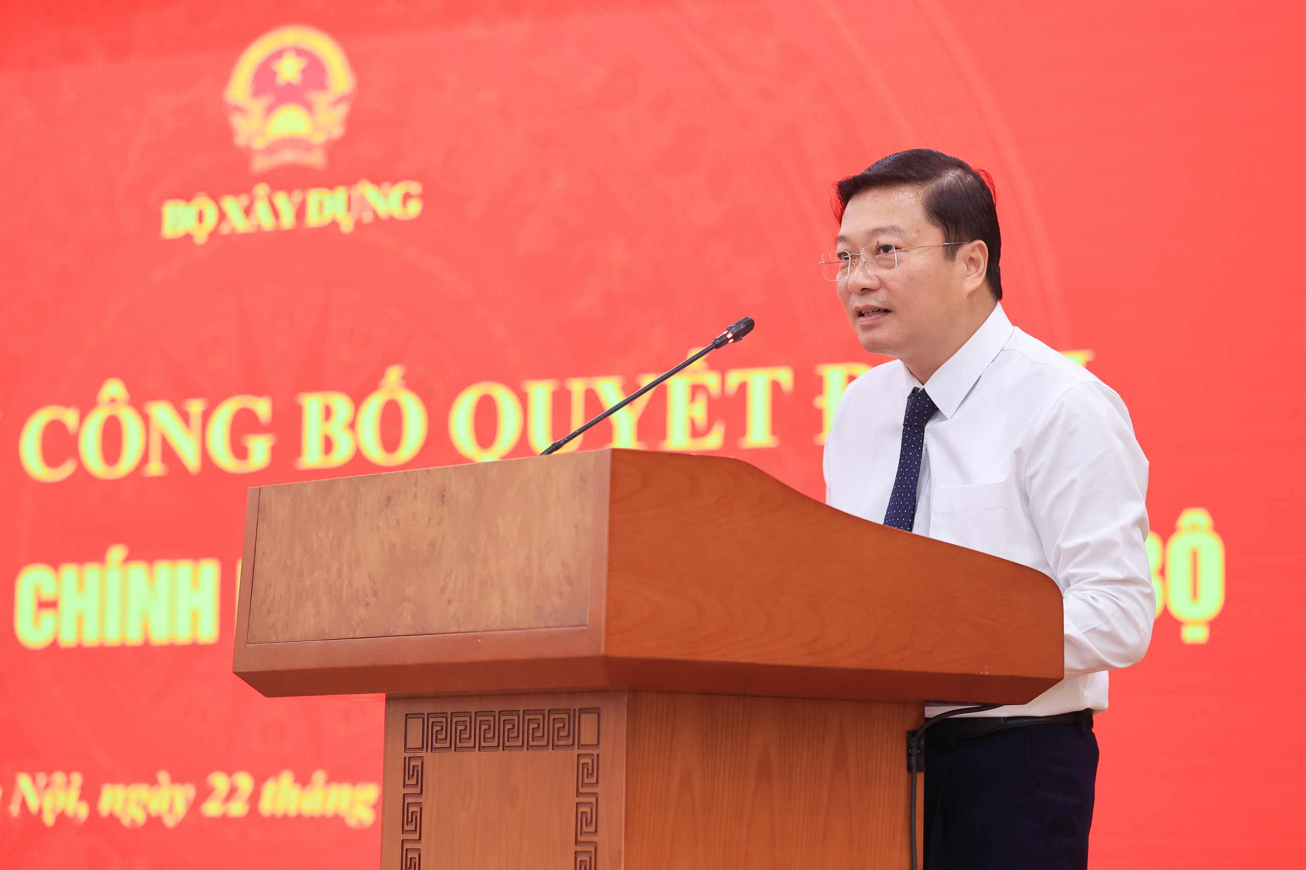 Bộ trưởng Bộ Xây dựng trao quyết định bổ nhiệm tân Thứ trưởng Lê Hồng Vinh- Ảnh 4.