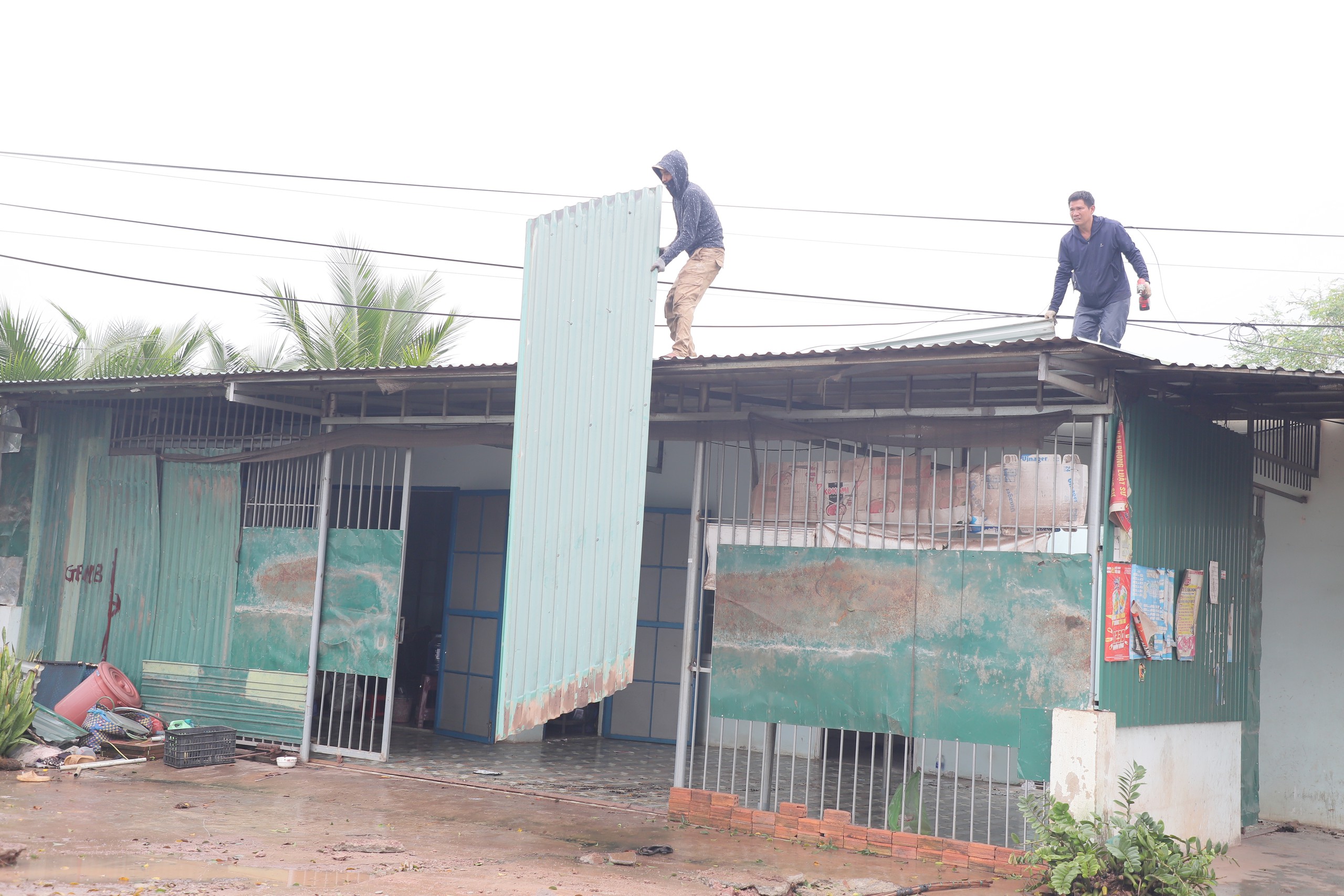 Đắk Lắk: Cưỡng chế thu hồi 26,7m² đất cuối cùng tại dự án cải tạo, nâng cấp tỉnh lộ 1- Ảnh 2.
