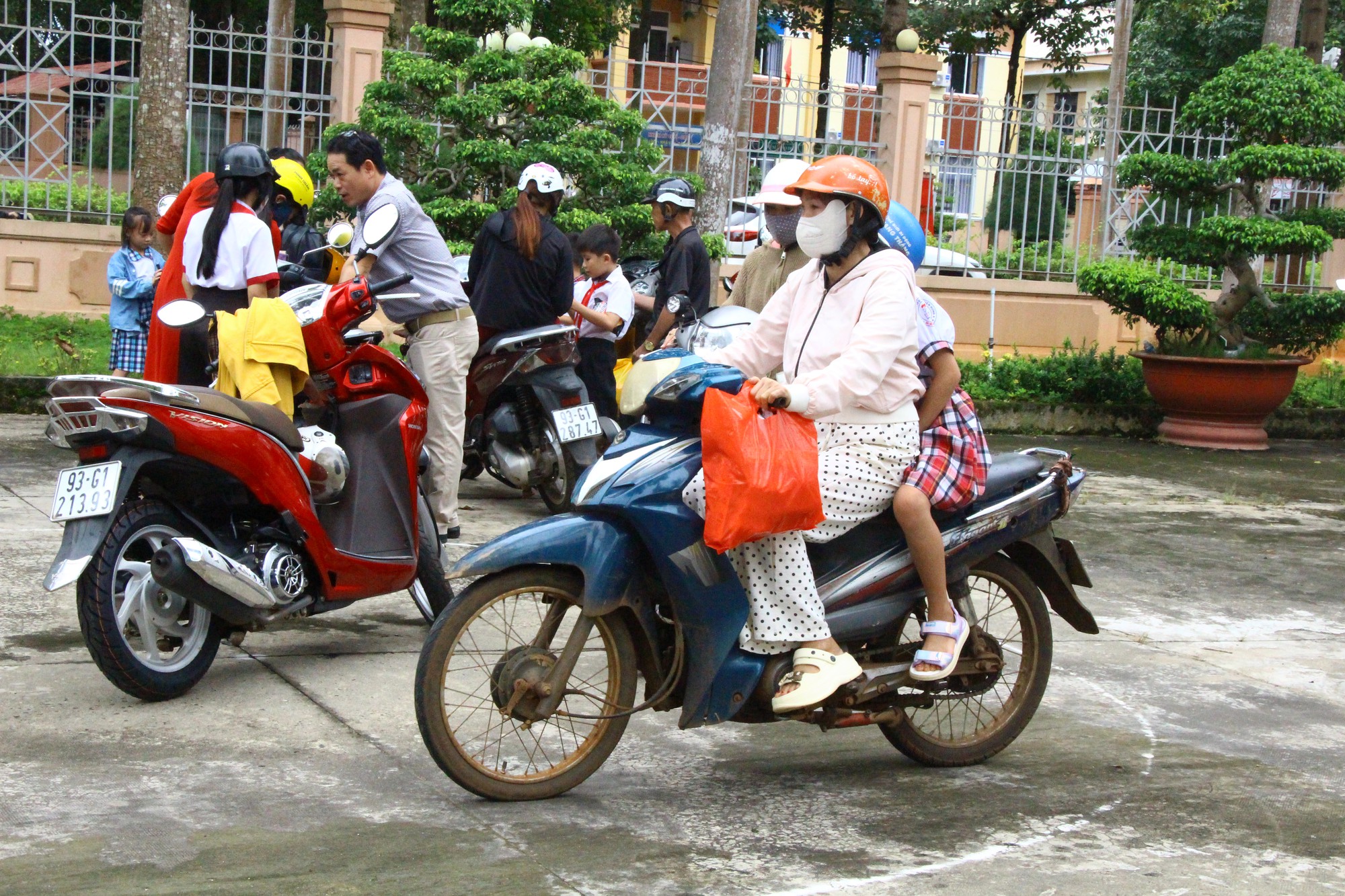 10.000 phần qu&agrave; Trung thu đến với thiếu nhi v&ugrave;ng bi&ecirc;n giới, d&acirc;n tộc thiểu số v&agrave; miền n&uacute;i- Ảnh 8.