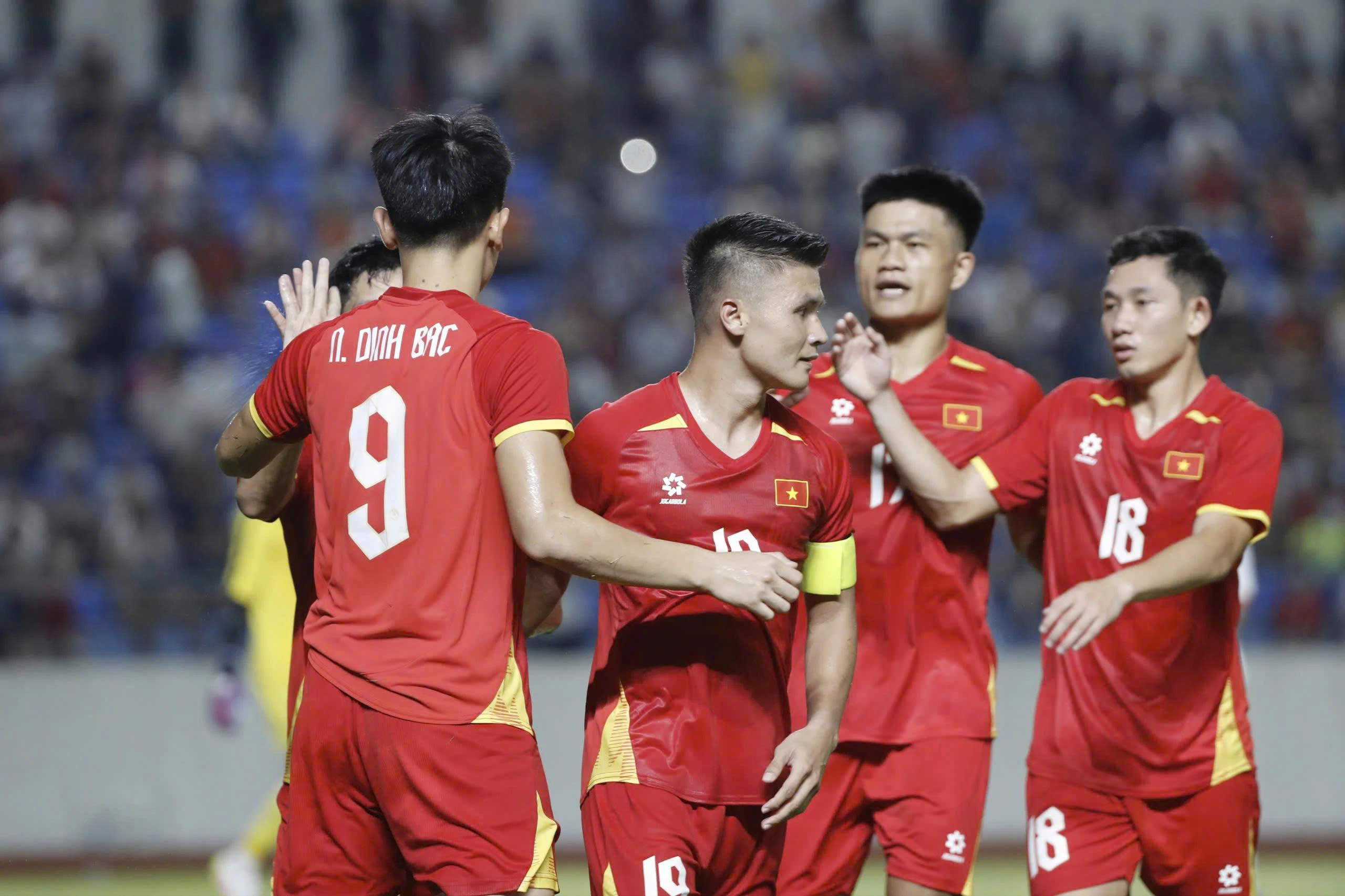 Quang Hải bất ngờ gi&atilde; từ đội tuyển quốc gia Việt Nam- Ảnh 2.