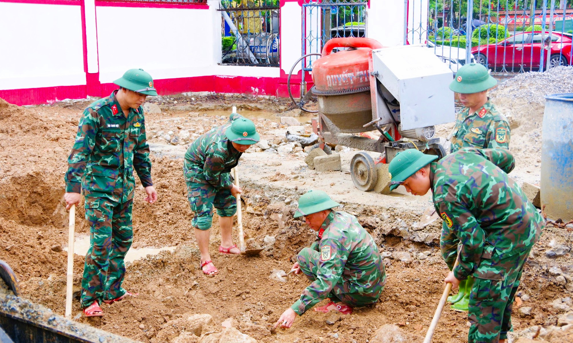 T&igrave;m kiếm h&agrave;i cốt 11 liệt sĩ đặc c&ocirc;ng hy sinh tại khu vực Dốc Miếu, Quảng Trị- Ảnh 3.