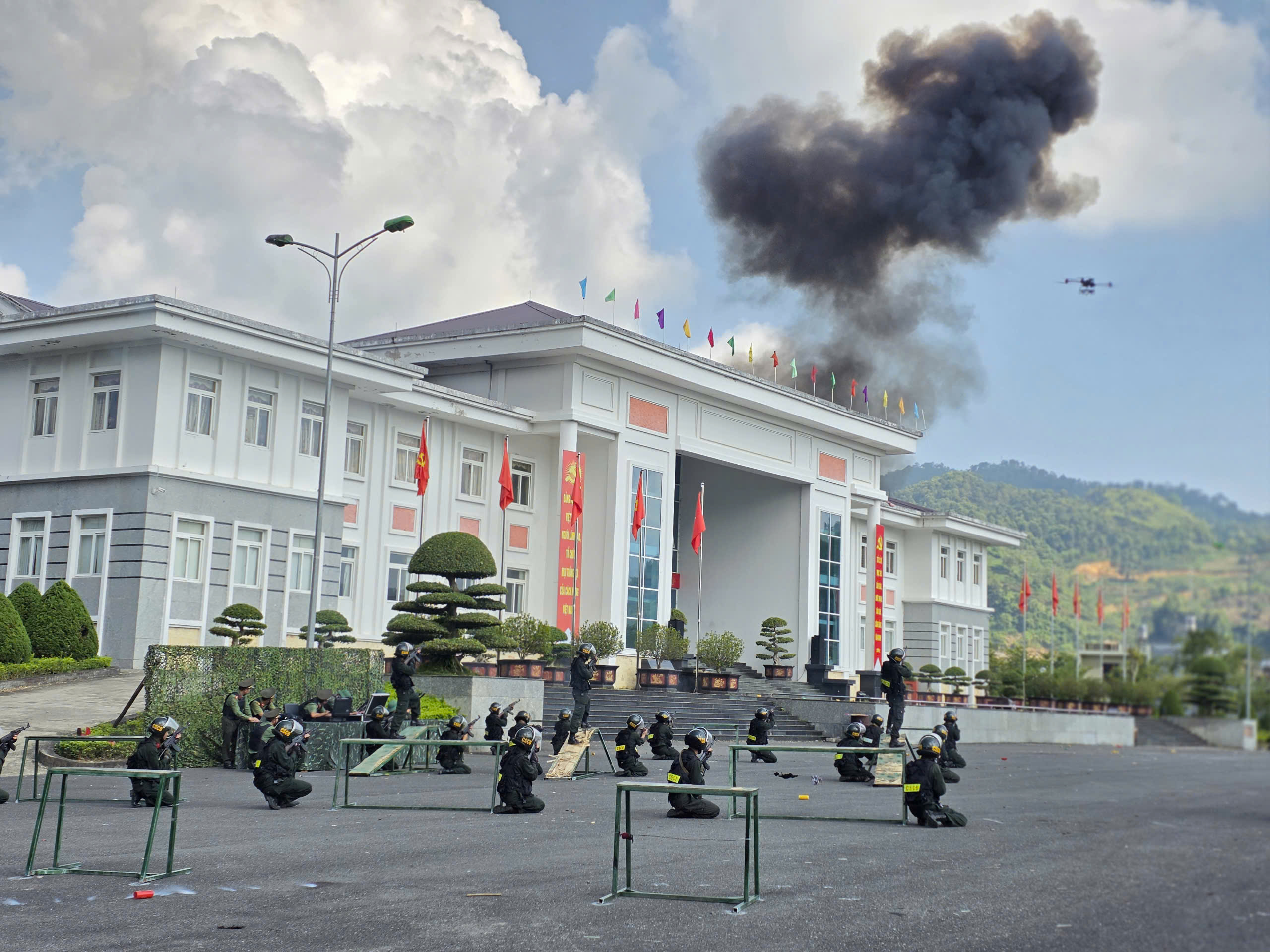 To&agrave;n cảnh diễn tập phương &aacute;n ph&ograve;ng, chống khủng bố năm 2026 ở Lai Ch&acirc;u- Ảnh 17.