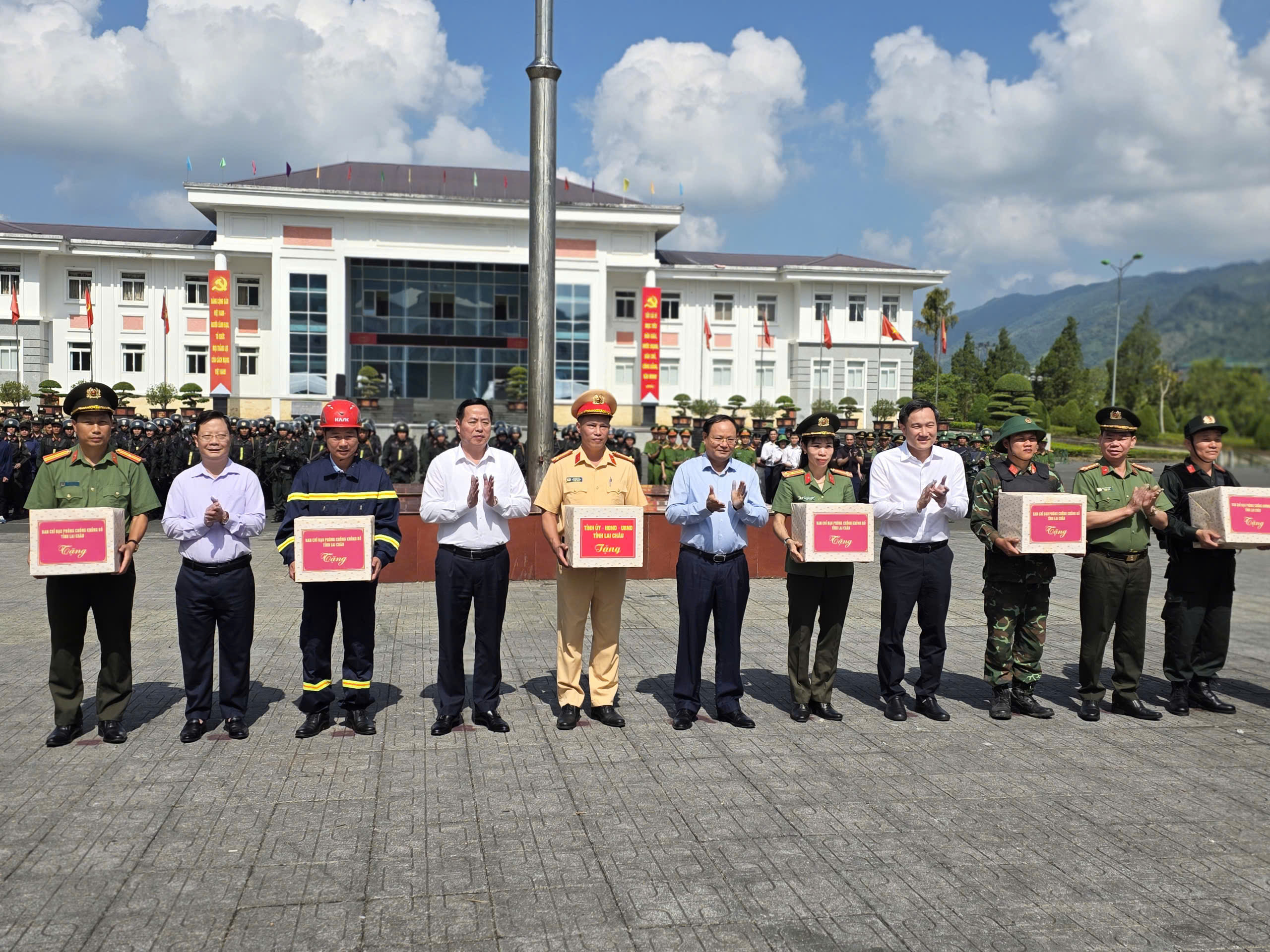 To&agrave;n cảnh diễn tập phương &aacute;n ph&ograve;ng, chống khủng bố năm 2026 ở Lai Ch&acirc;u- Ảnh 25.