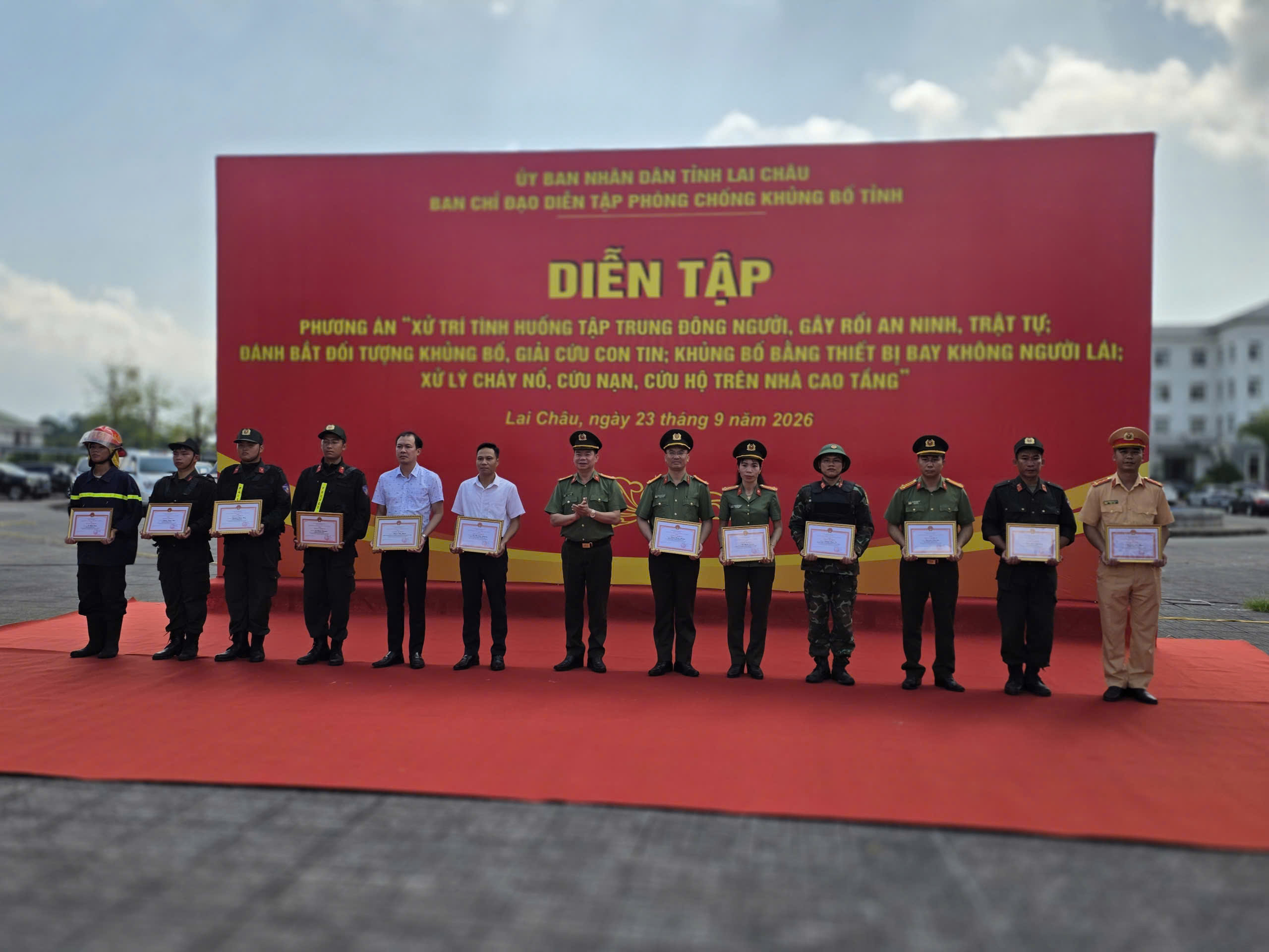To&agrave;n cảnh diễn tập phương &aacute;n ph&ograve;ng, chống khủng bố năm 2026 ở Lai Ch&acirc;u- Ảnh 26.