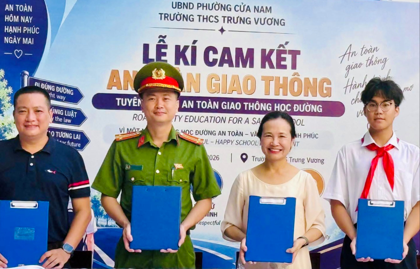 Học sinh H&agrave; Nội được tuy&ecirc;n truyền ph&aacute;p luật, kỹ năng tự bảo vệ - Ảnh 1.