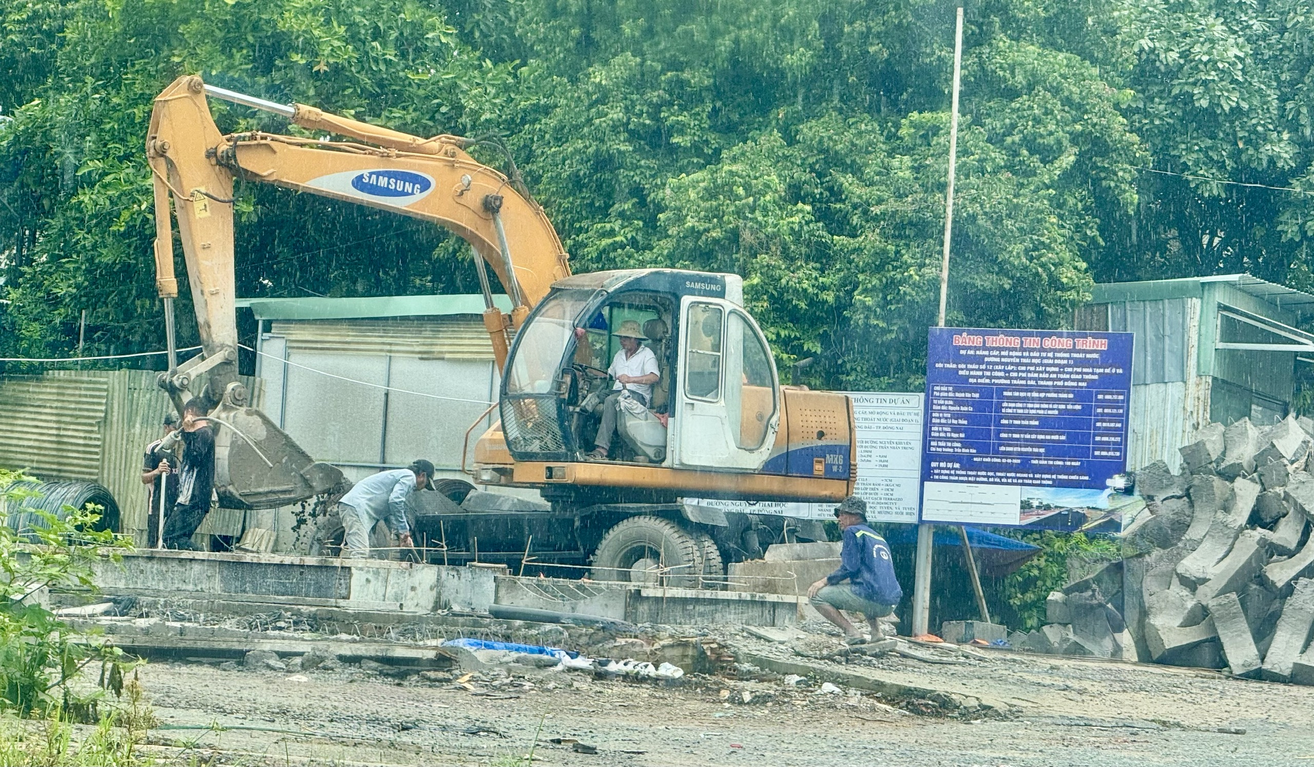Đẩy nhanh tiến độ nhiều tuyến giao th&ocirc;ng kết nối khu vực đ&ocirc; thị trung t&acirc;m TP Đồng Nai- Ảnh 7.