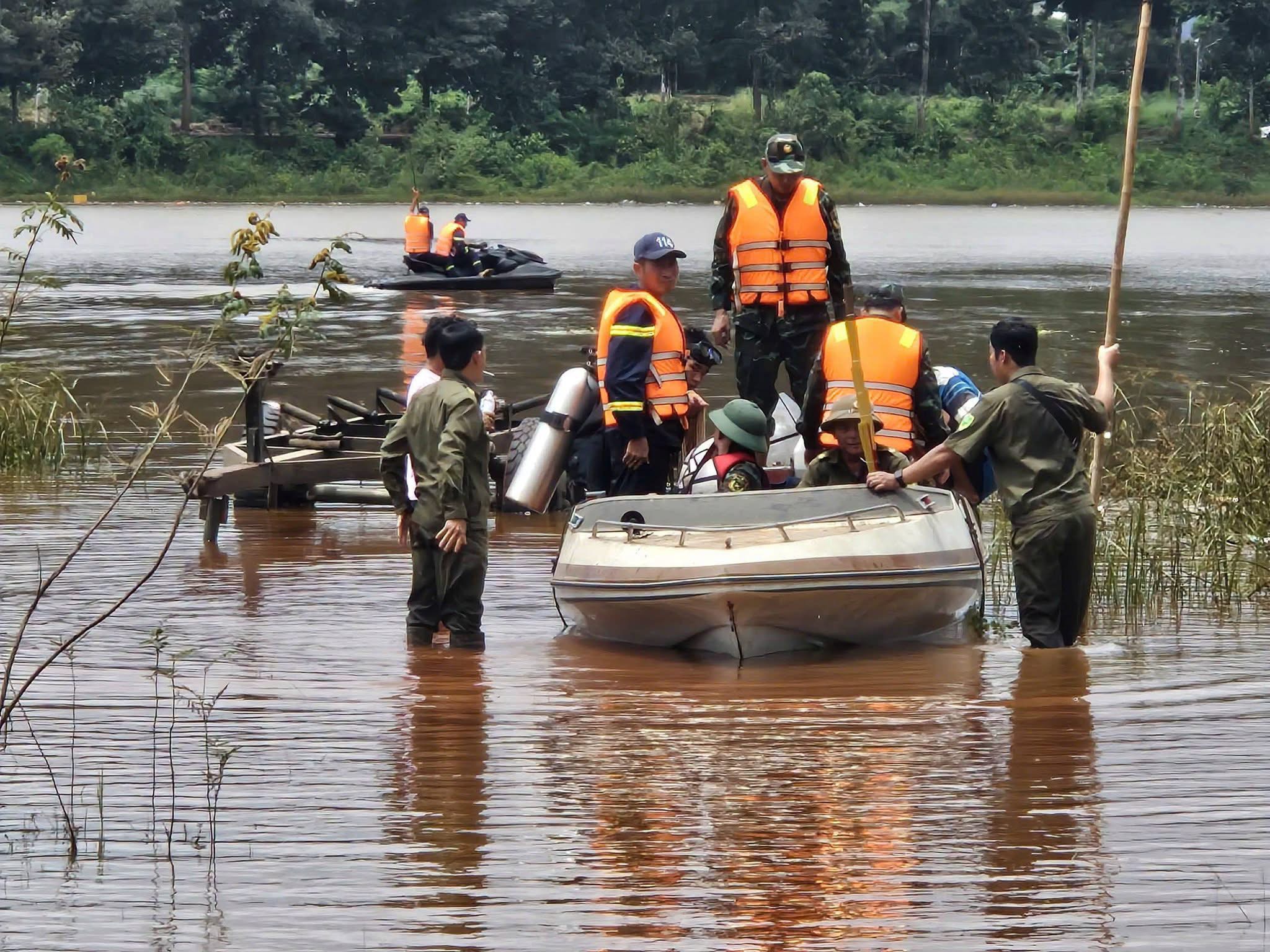 Mưa lớn gây ngập ở Đồng Nai: Đang tìm kiếm người nghi mất tích do nước cuốn- Ảnh 14.