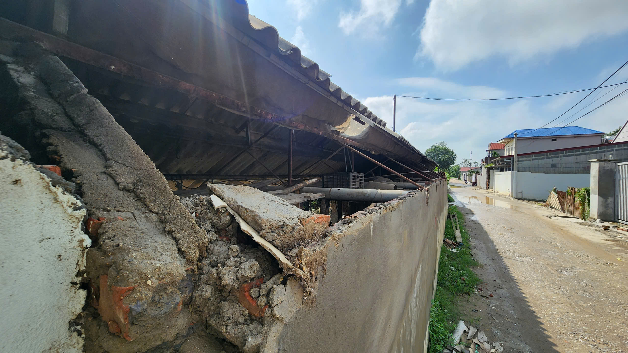 Hà Nội: Xã có hàng trăm hộ dân hiến đất mở rộng đường, nông thôn "thay da đổi thịt" - Ảnh 3.