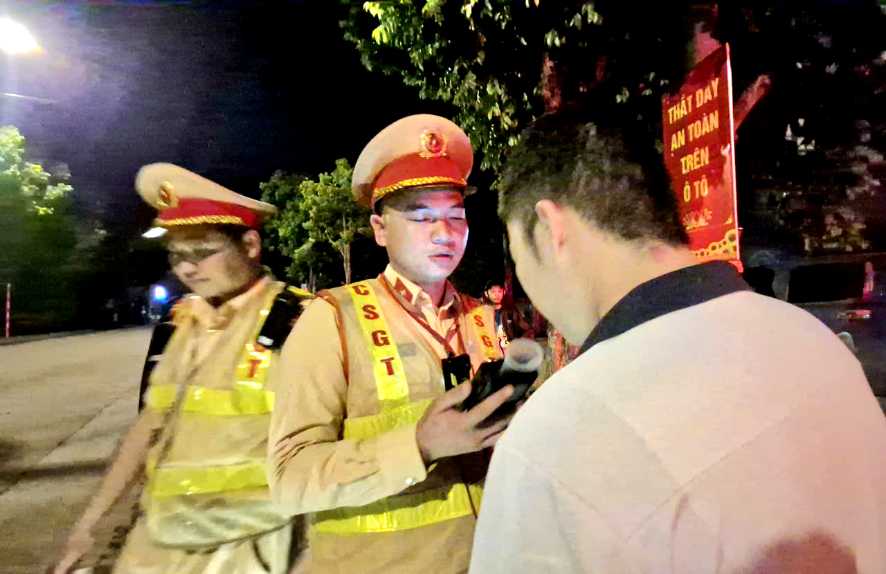 CSGT Lạng Sơn xử nghi&ecirc;m vi phạm, ph&ograve;ng ngừa tai nạn giao th&ocirc;ng dịp Tết Trung thu- Ảnh 6.