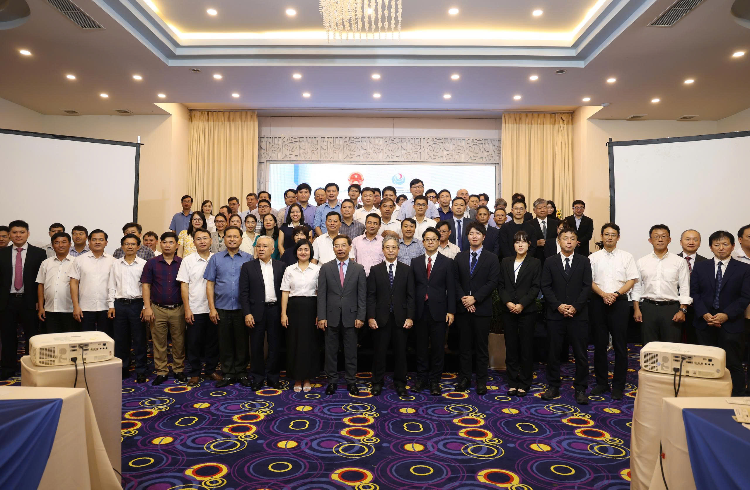 Việt Nam - Nhật Bản t&igrave;m giải ph&aacute;p chống x&oacute;i lở bờ biển - Ảnh 1.