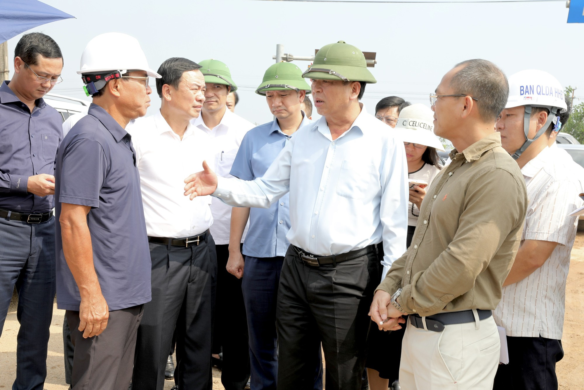 Bộ trưởng Trần Hồng Minh y&ecirc;u cầu tăng tốc thi c&ocirc;ng dự &aacute;n mở rộng QL2 Vĩnh Y&ecirc;n - Việt Tr&igrave; - Ảnh 1.