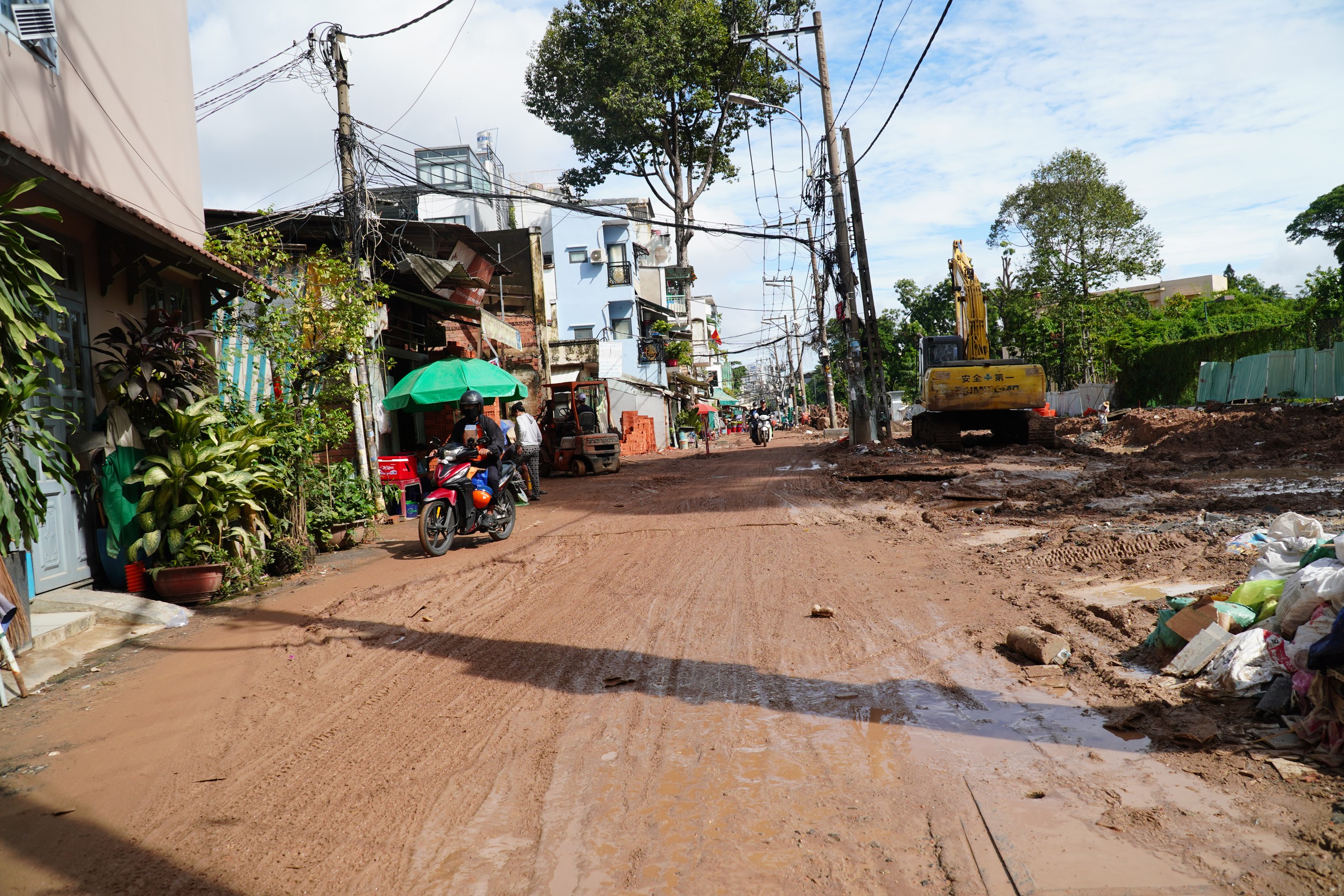 TP.HCM: Cận cảnh đường Trần B&igrave;nh Trọng sau 5 th&aacute;ng thi c&ocirc;ng, mở rộng gần 5 lần- Ảnh 1.