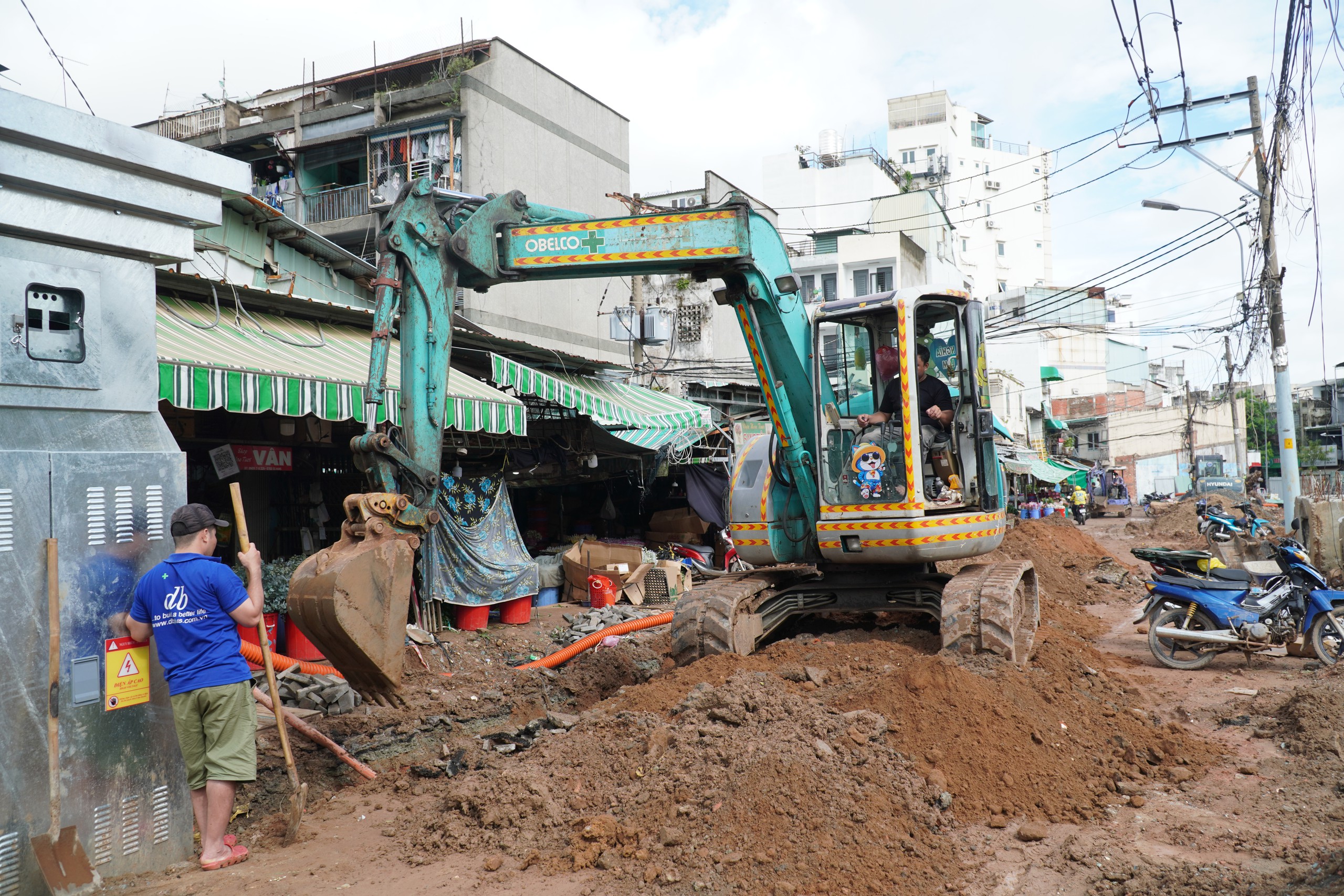 TP.HCM: Cận cảnh đường Trần B&igrave;nh Trọng sau 5 th&aacute;ng thi c&ocirc;ng, mở rộng gần 5 lần- Ảnh 4.