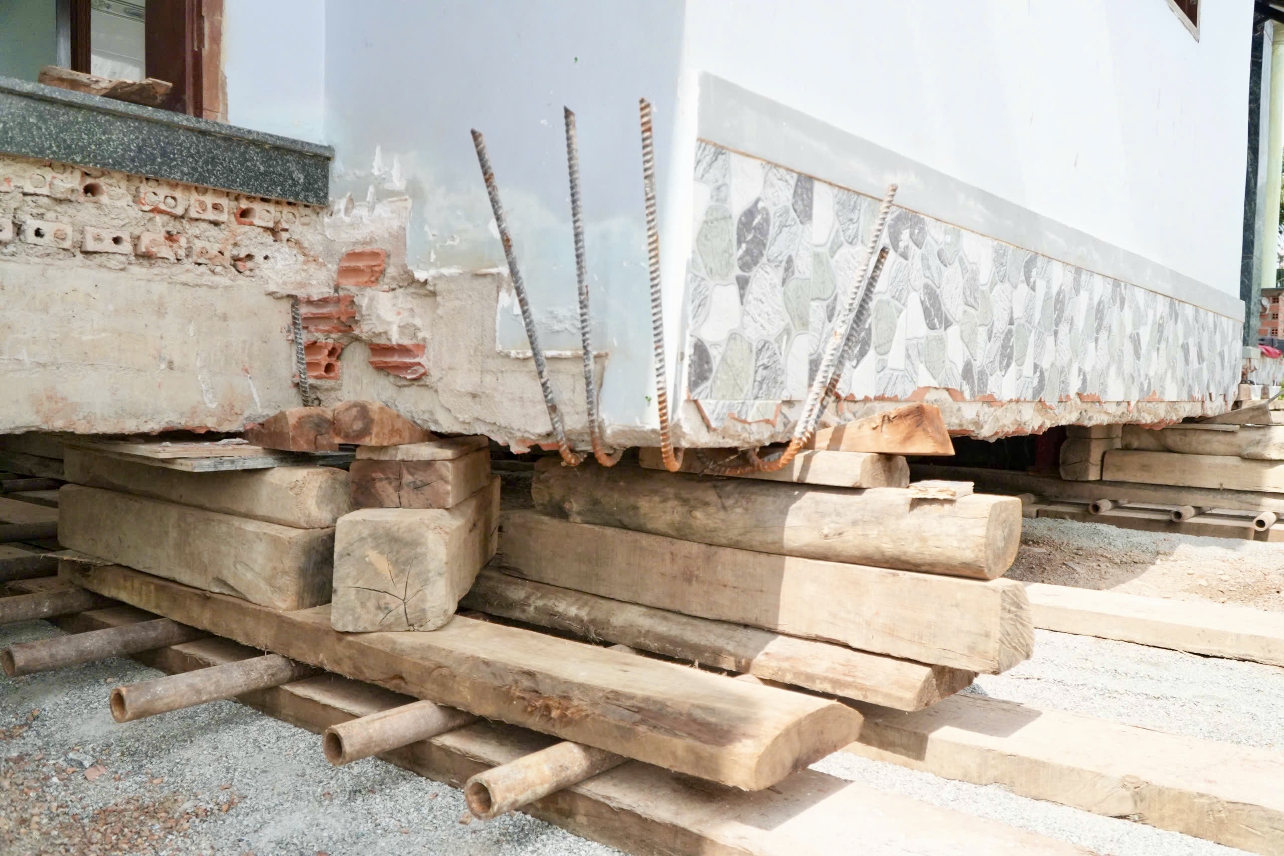 Căn nh&agrave; 300 tấn tr&ecirc;n đường kết nối s&acirc;n bay Long Th&agrave;nh được &ldquo;thần đ&egrave;n&rdquo; di dời thế n&agrave;o?- Ảnh 8.