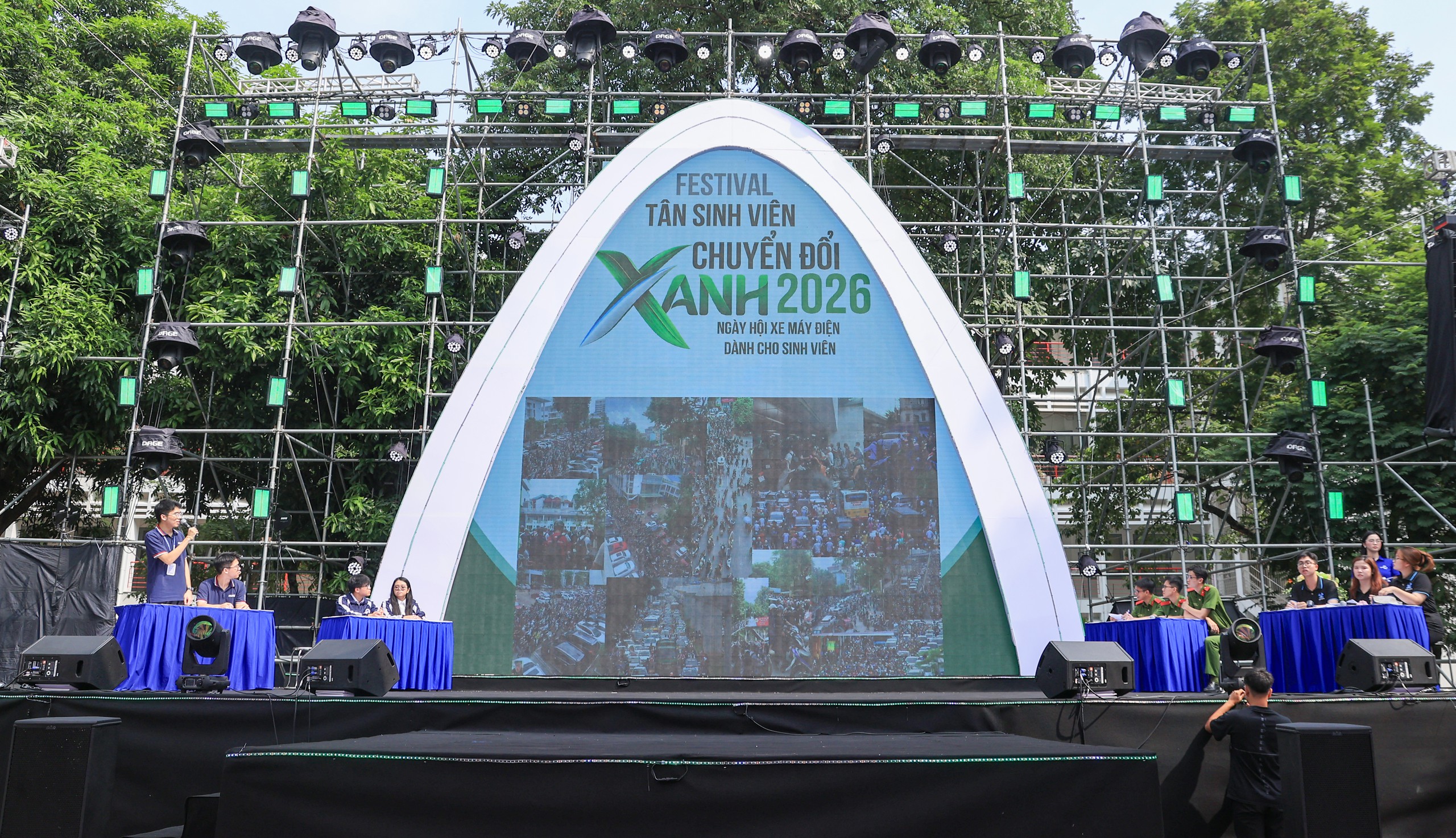 Festival chuyển đổi xanh: Sinh viên hào hứng tranh tài tại cuộc thi Green Voice - Ảnh 1.