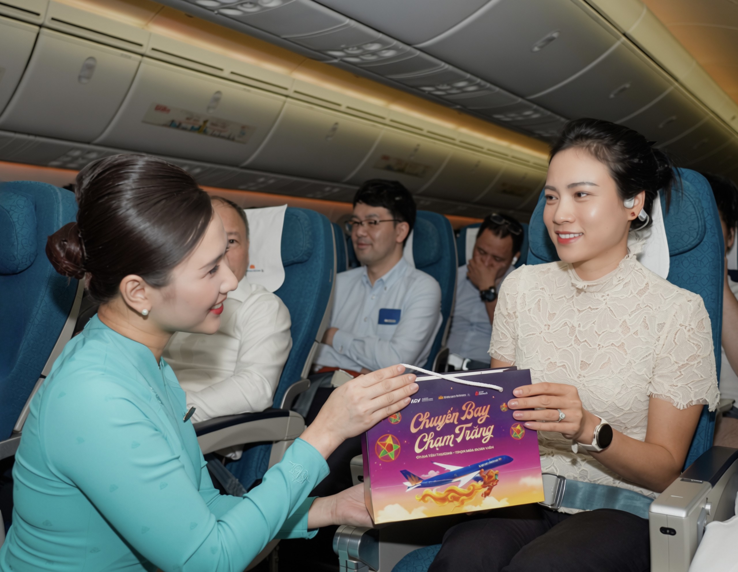 Mang sắc m&agrave;u Trung thu truyền thống l&ecirc;n &ldquo;Chuyến bay Chạm Trăng&rdquo; - Ảnh 9.