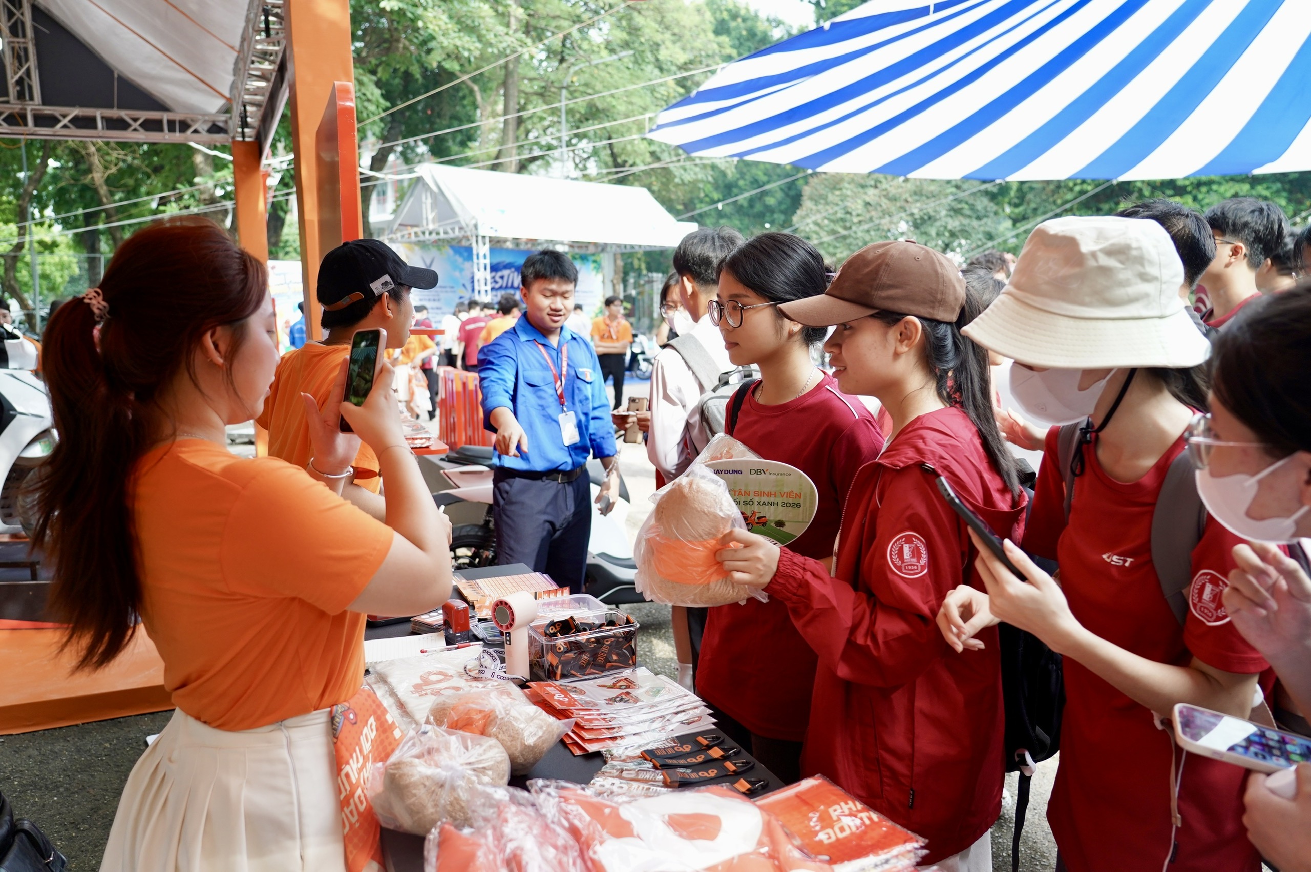 Hàng ngàn người hào hứng trải nghiệm Festival Tân sinh viên chuyển đổi xanh - Ảnh 17.