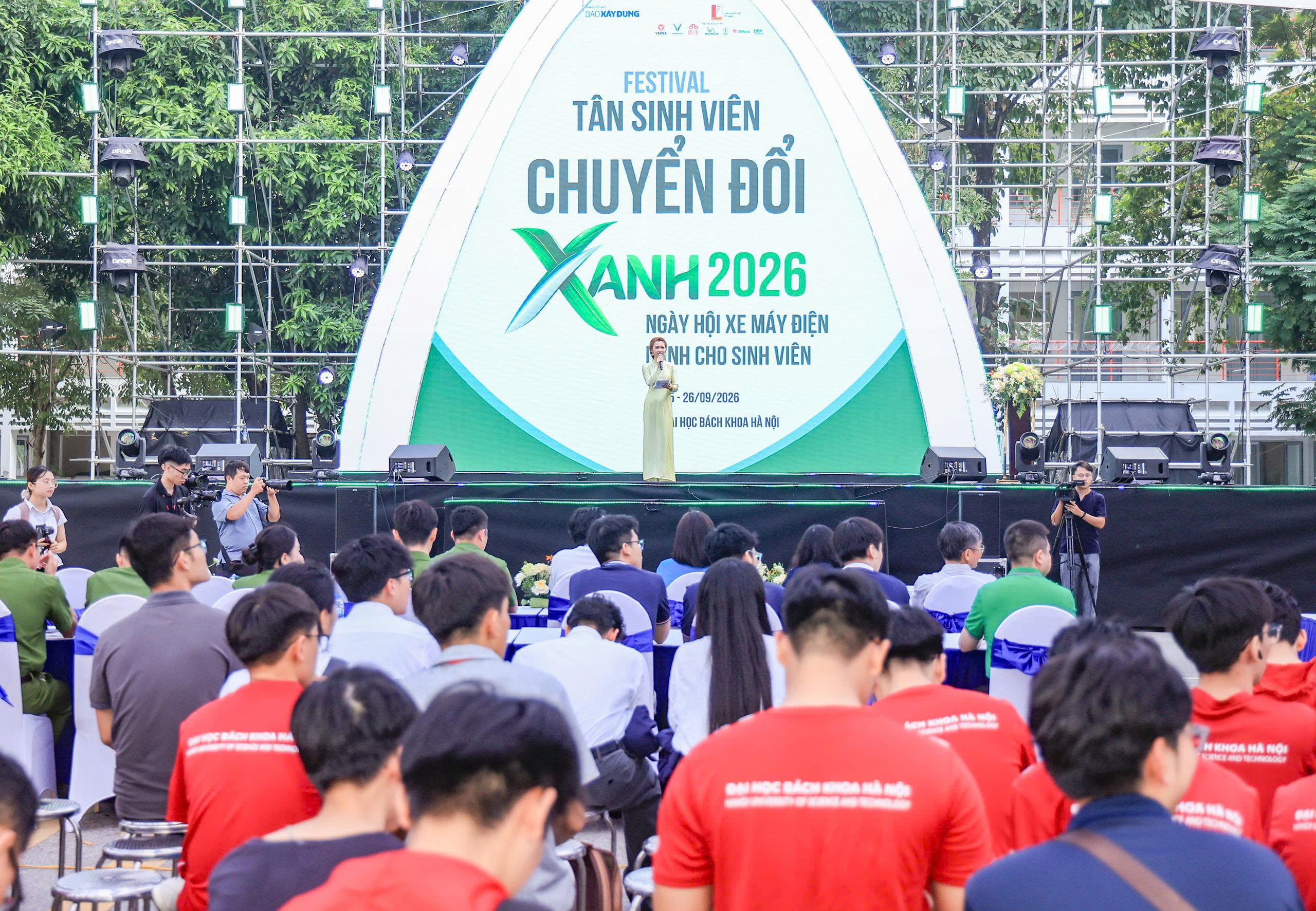 Hàng ngàn người hào hứng trải nghiệm Festival Tân sinh viên chuyển đổi xanh - Ảnh 1.