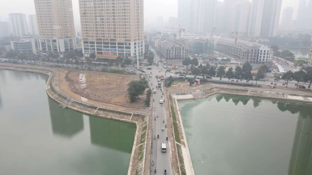 C&oacute; biển cấm, &ocirc; t&ocirc; vẫn đi thẳng qua n&uacute;t giao Trung Thư- Ảnh 10.