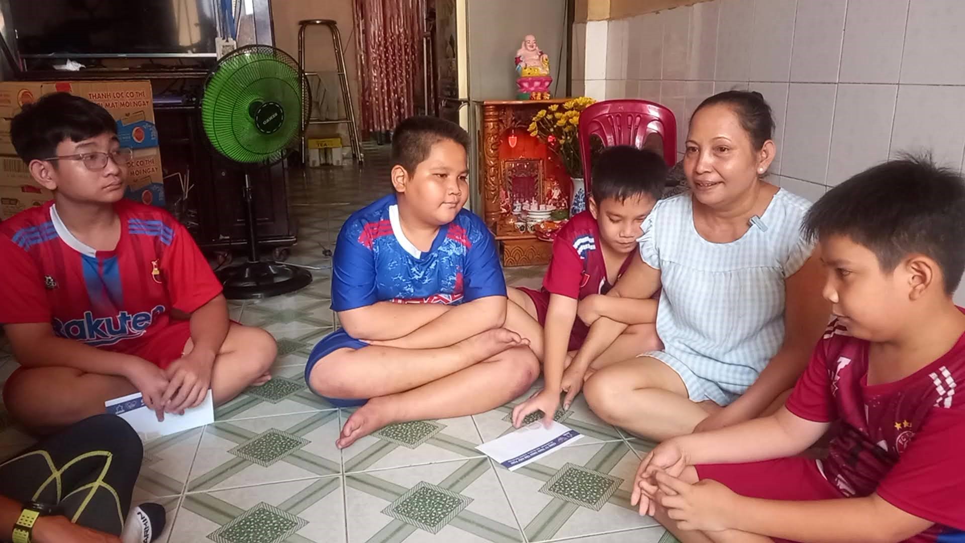 Từ hỗ trợ đến đồng hành dài hạn cùng trẻ em mồ côi sau đại dịch- Ảnh 3.