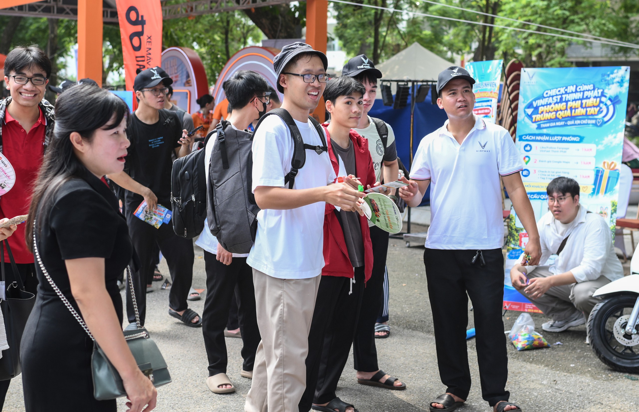 Hàng ngàn người hào hứng trải nghiệm Festival Tân sinh viên chuyển đổi xanh - Ảnh 12.