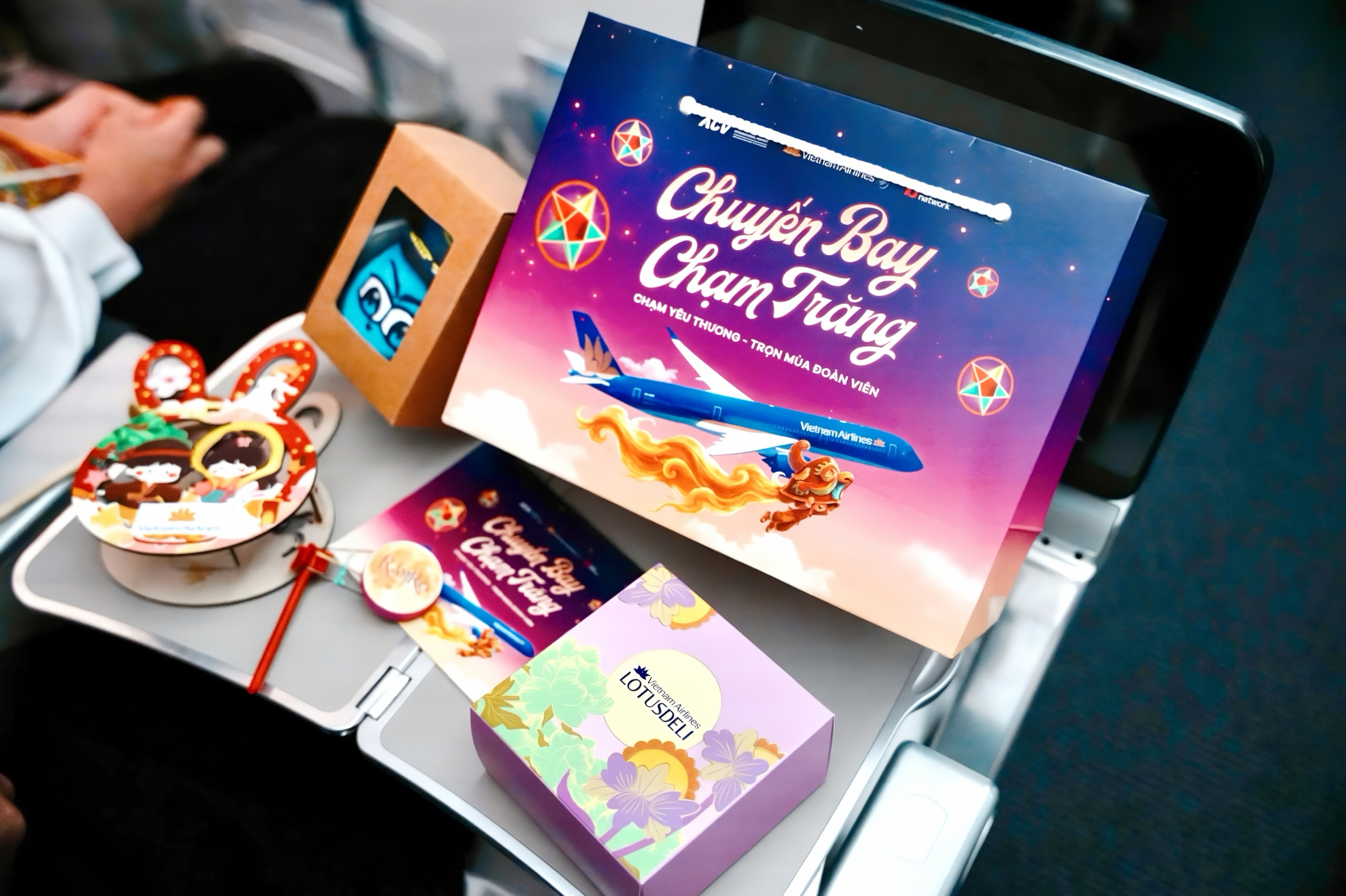 Mang sắc m&agrave;u Trung thu truyền thống l&ecirc;n &ldquo;Chuyến bay Chạm Trăng&rdquo; - Ảnh 7.