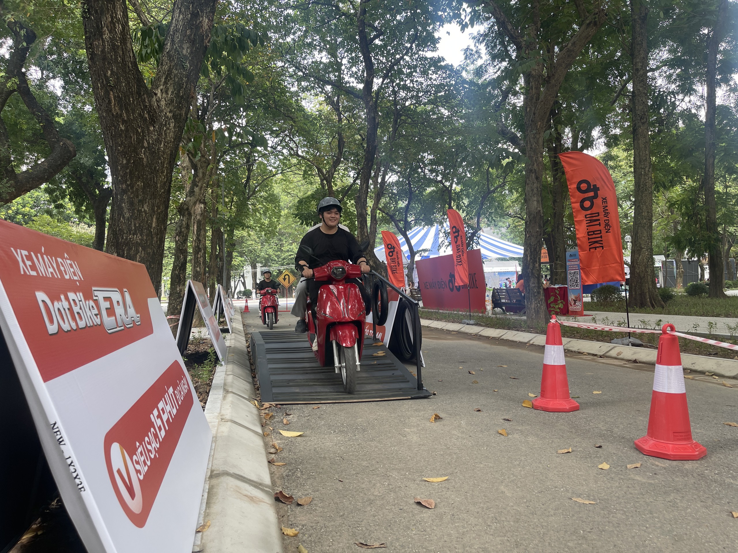 Hàng ngàn người hào hứng trải nghiệm Festival Tân sinh viên chuyển đổi xanh - Ảnh 18.