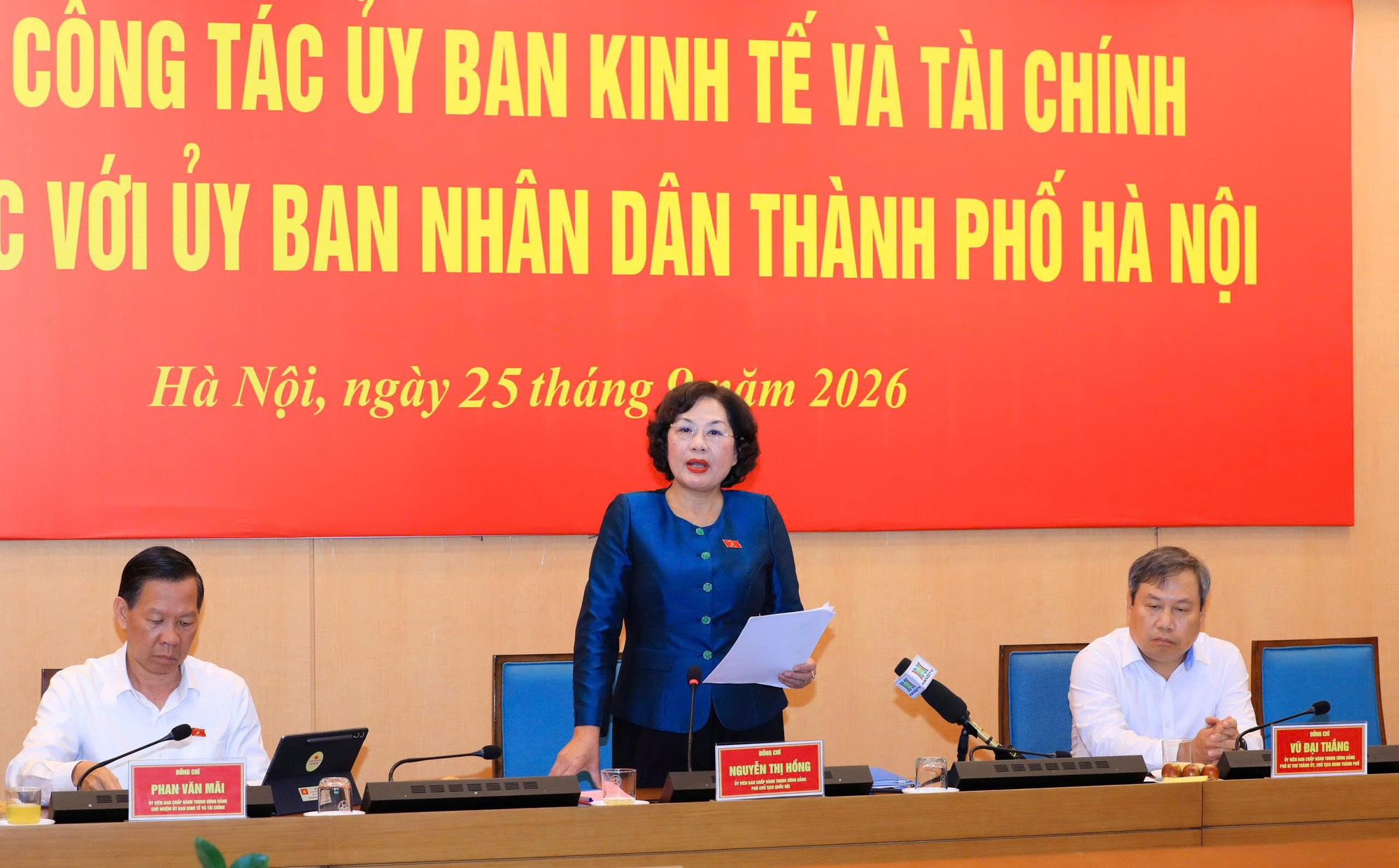 H&agrave; Nội tập trung cải thiện m&ocirc;i trường đầu tư, r&uacute;t ngắn thủ tục h&agrave;nh ch&iacute;nh- Ảnh 1.