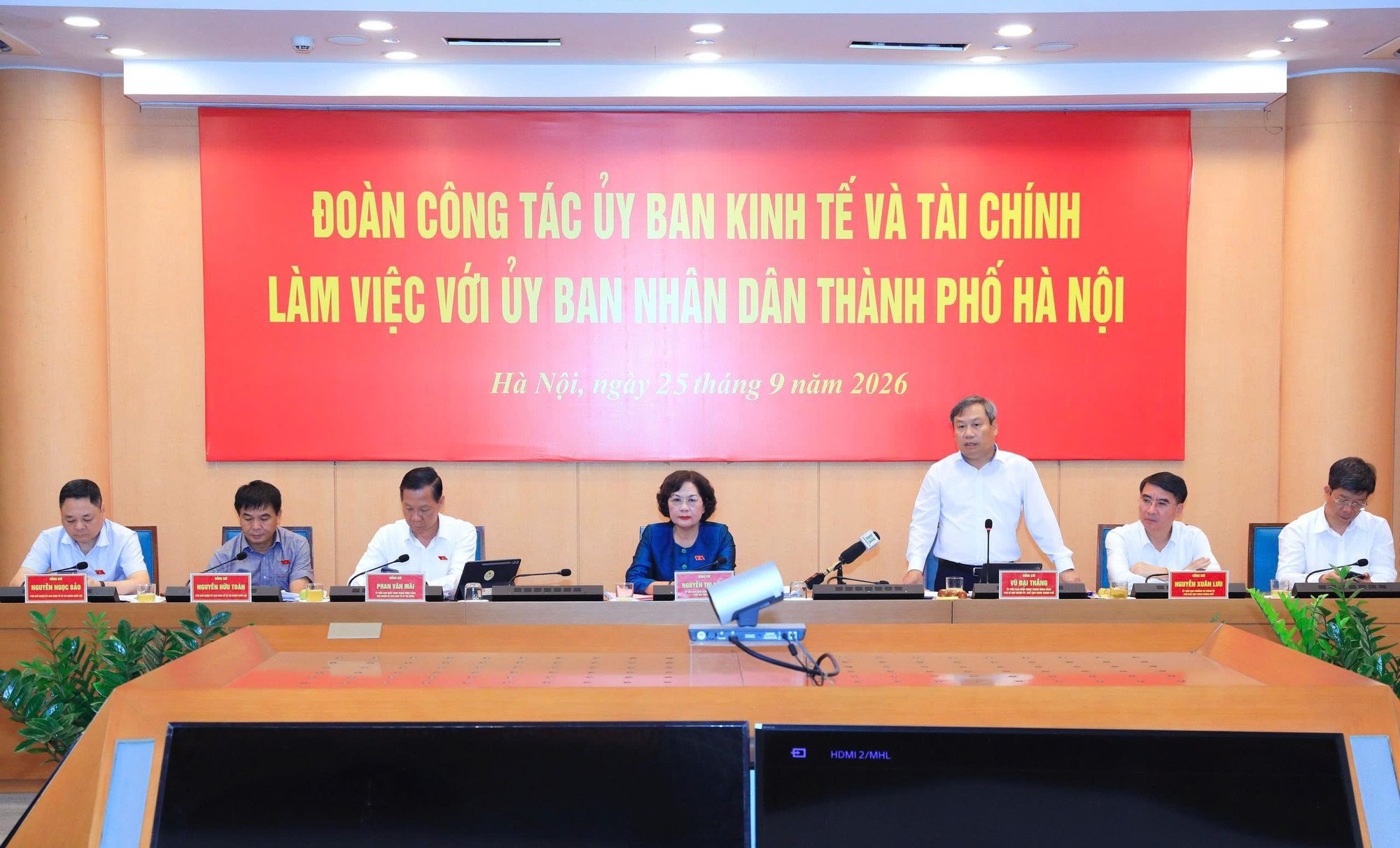 H&agrave; Nội tập trung cải thiện m&ocirc;i trường đầu tư, r&uacute;t ngắn thủ tục h&agrave;nh ch&iacute;nh- Ảnh 4.
