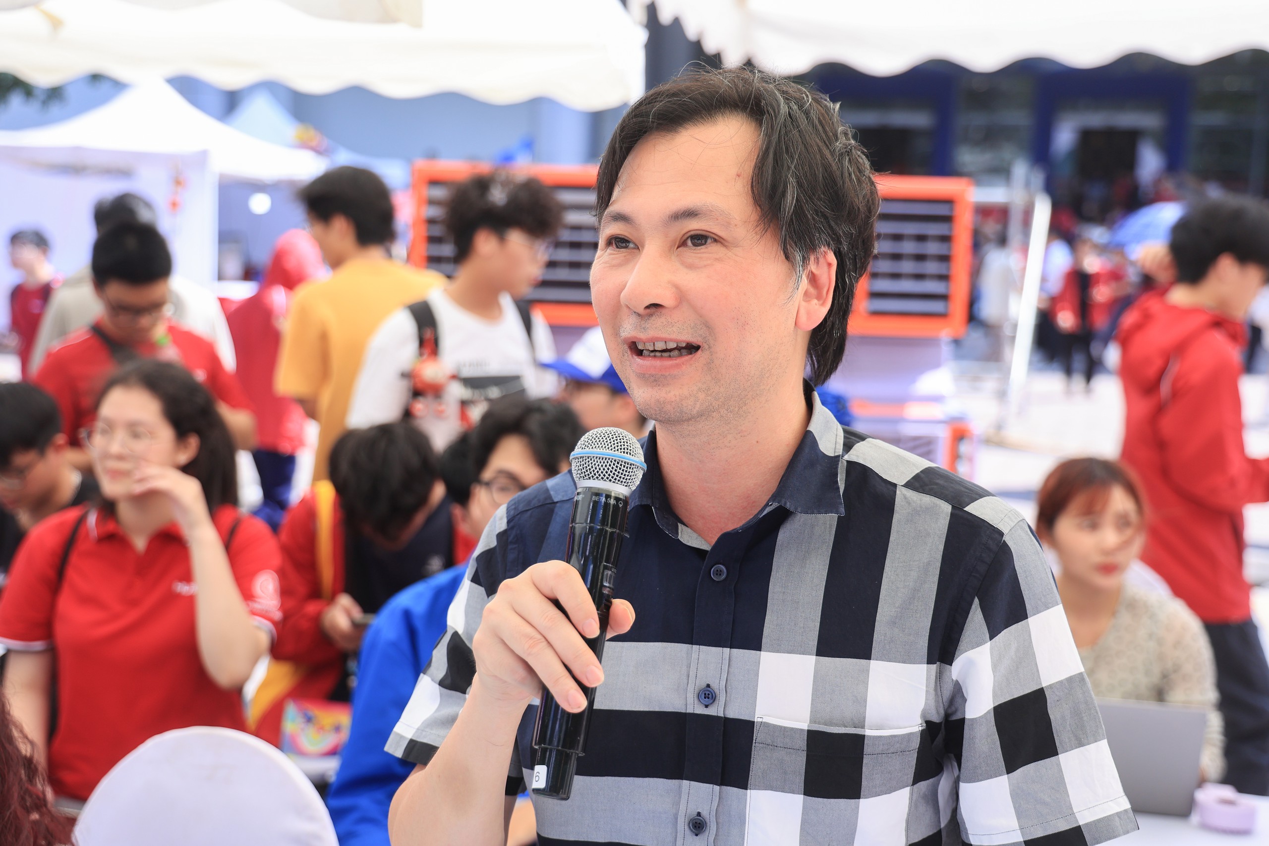 Hào hứng giải mã “Chiếc xe đầu đời” tại Festival Tân sinh viên chuyển đổi xanh - Ảnh 12.