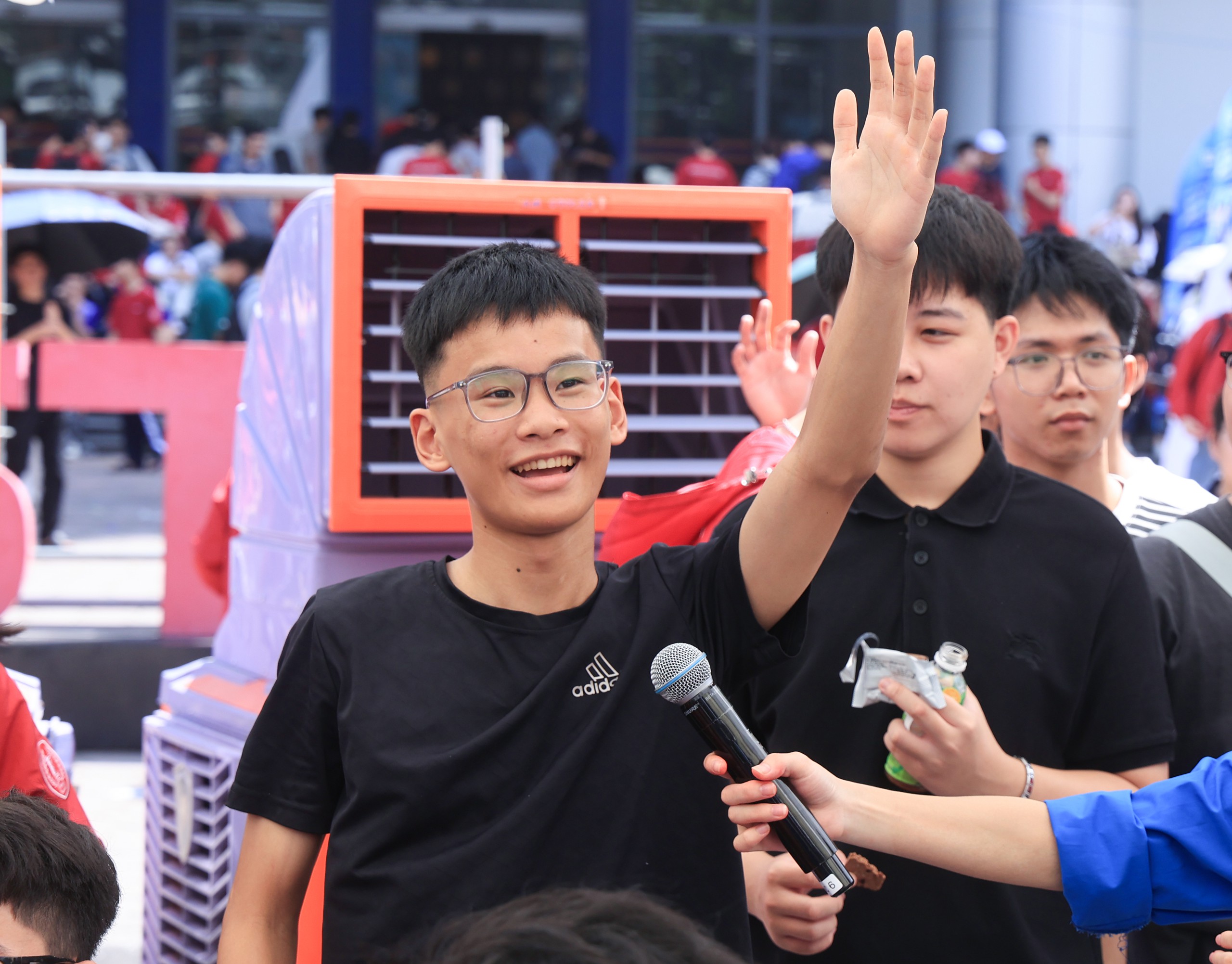 Hào hứng giải mã “Chiếc xe đầu đời” tại Festival Tân sinh viên chuyển đổi xanh - Ảnh 26.