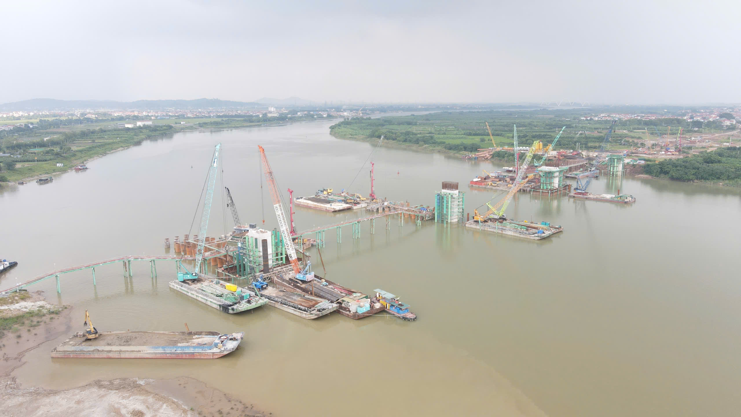 Cận cảnh đại c&ocirc;ng trường đường nối s&acirc;n bay Gia B&igrave;nh với Thủ đ&ocirc;- Ảnh 9.