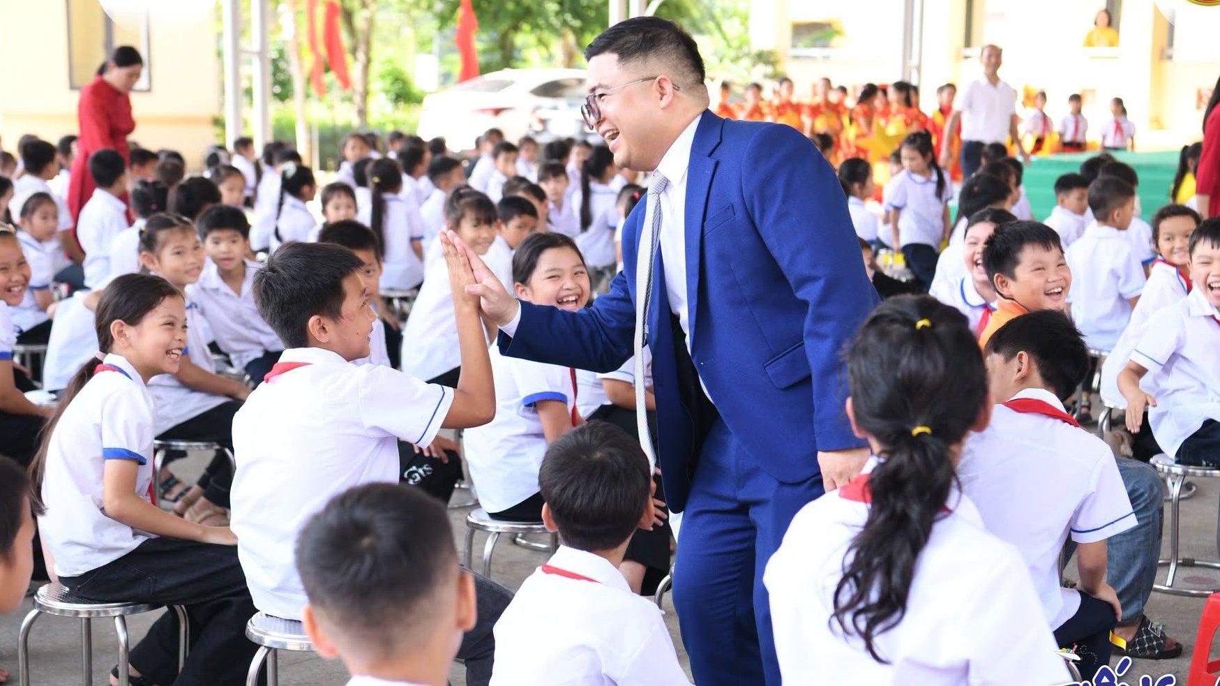 Đưa tiếng Anh đến gần hơn với học sinh v&ugrave;ng cao, bi&ecirc;n giới, hải đảo - Ảnh 9.