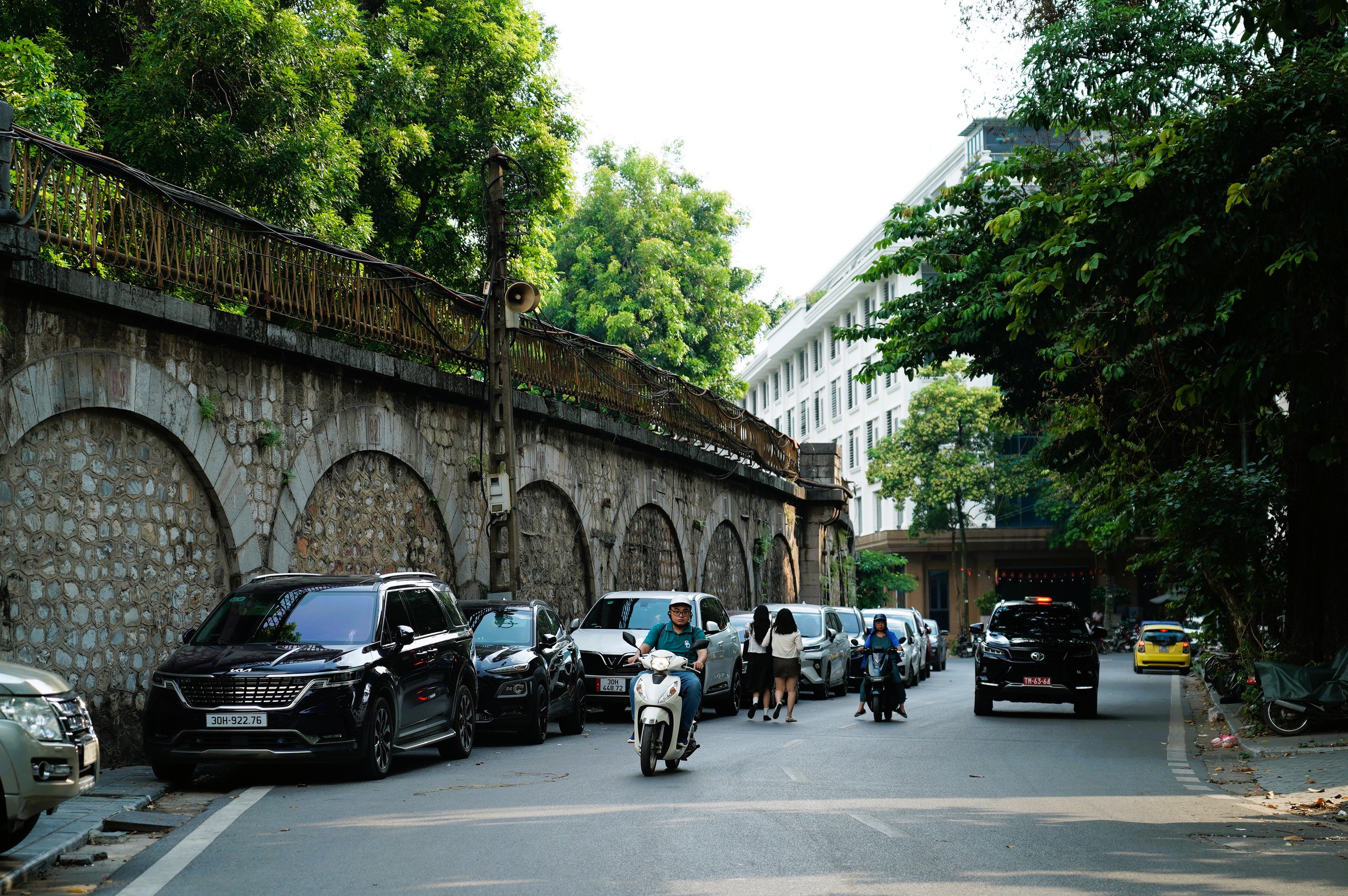131 &ocirc; v&ograve;m cầu Ph&ugrave;ng Hưng - Lưu giữ những ng&agrave;y thường trước khi th&agrave;nh k&yacute; ức- Ảnh 1.