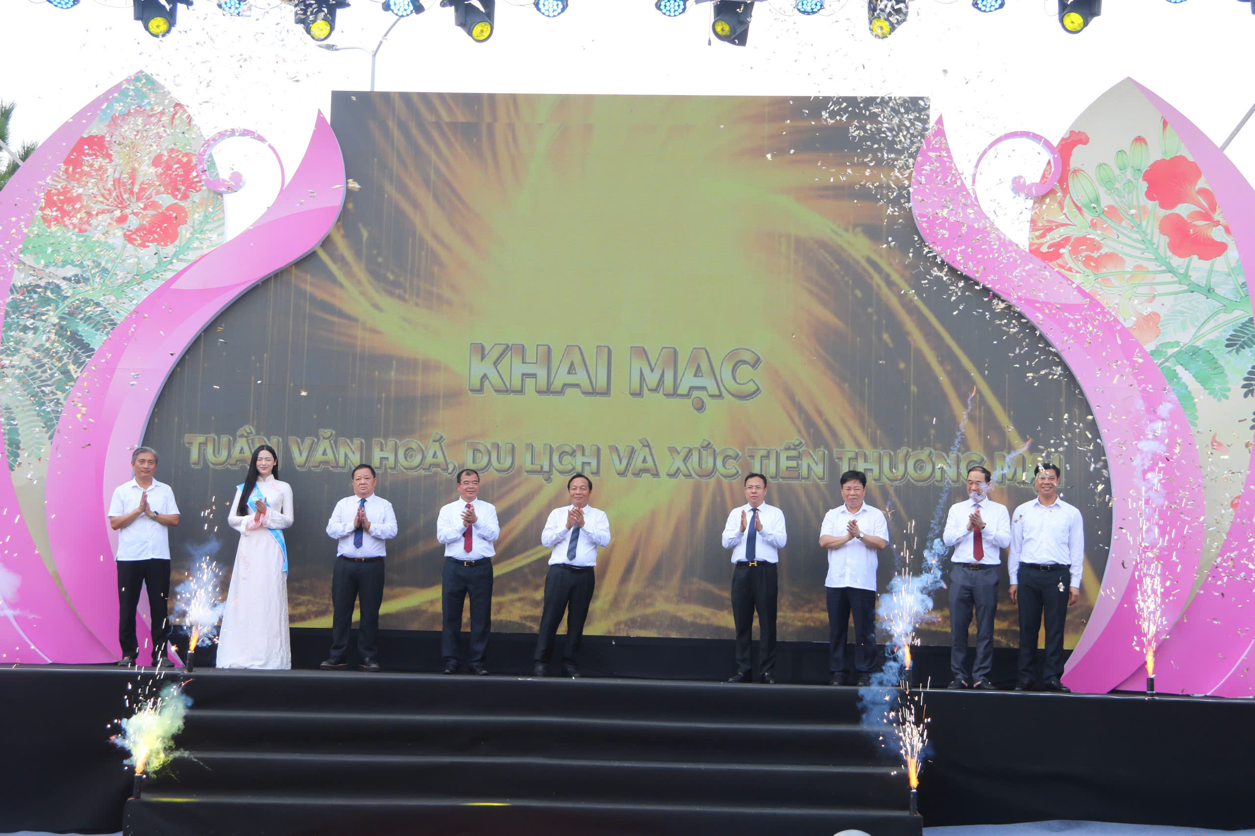 Tưởng niệm 584 năm ng&agrave;y mất Anh h&ugrave;ng d&acirc;n tộc, Danh nh&acirc;n văn h&oacute;a thế giới Nguyễn Tr&atilde;i- Ảnh 7.