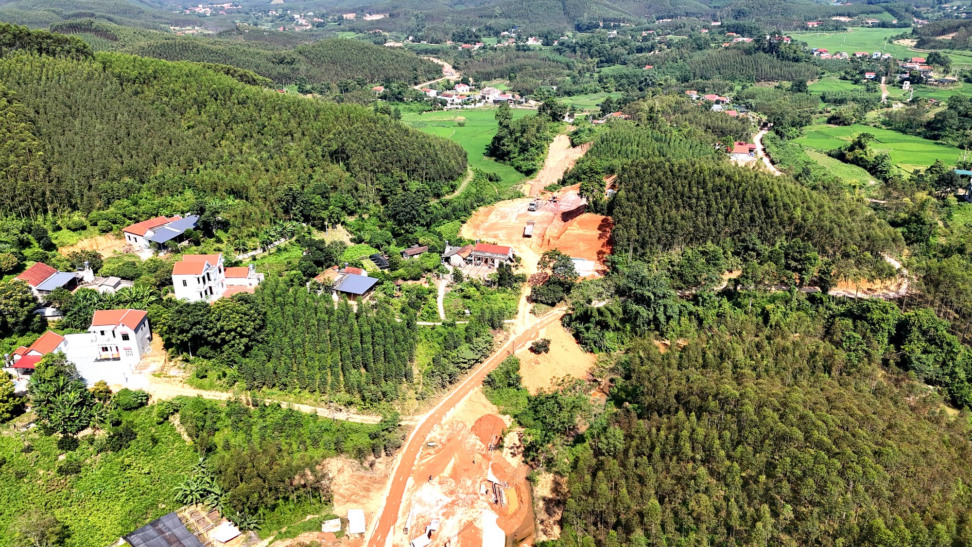 Tăng ca, k&iacute;p ho&agrave;n th&agrave;nh đường nối khu c&ocirc;ng nghiệp Lạng Sơn với cảng s&ocirc;ng Bắc Ninh- Ảnh 14.