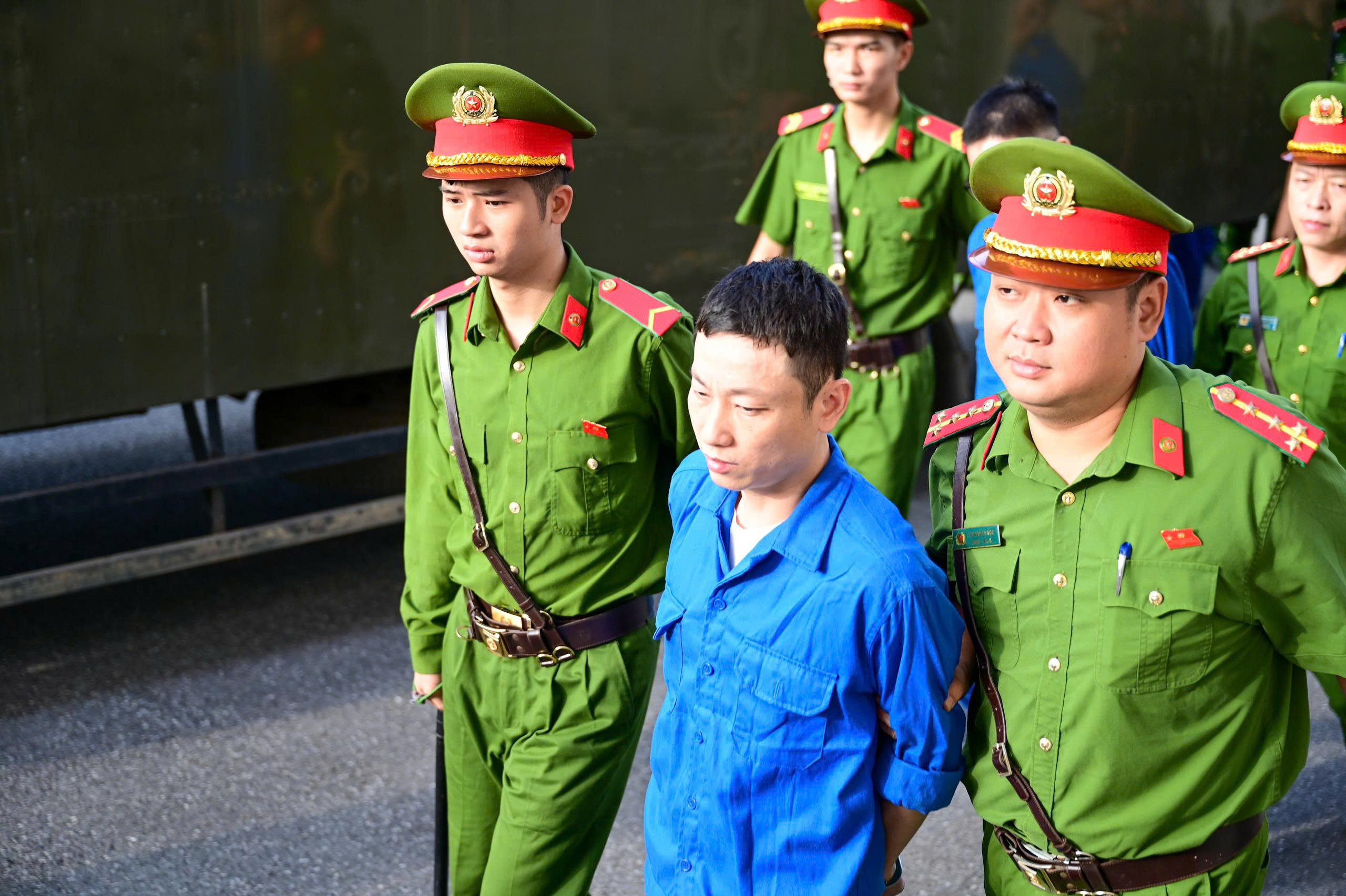 Hai cựu Viện trưởng Ph&aacute;p y t&acirc;m thần Trung ương hầu t&ograve;a vụ b&agrave; tr&ugrave;m ma t&uacute;y Mai Anh - Ảnh 5.