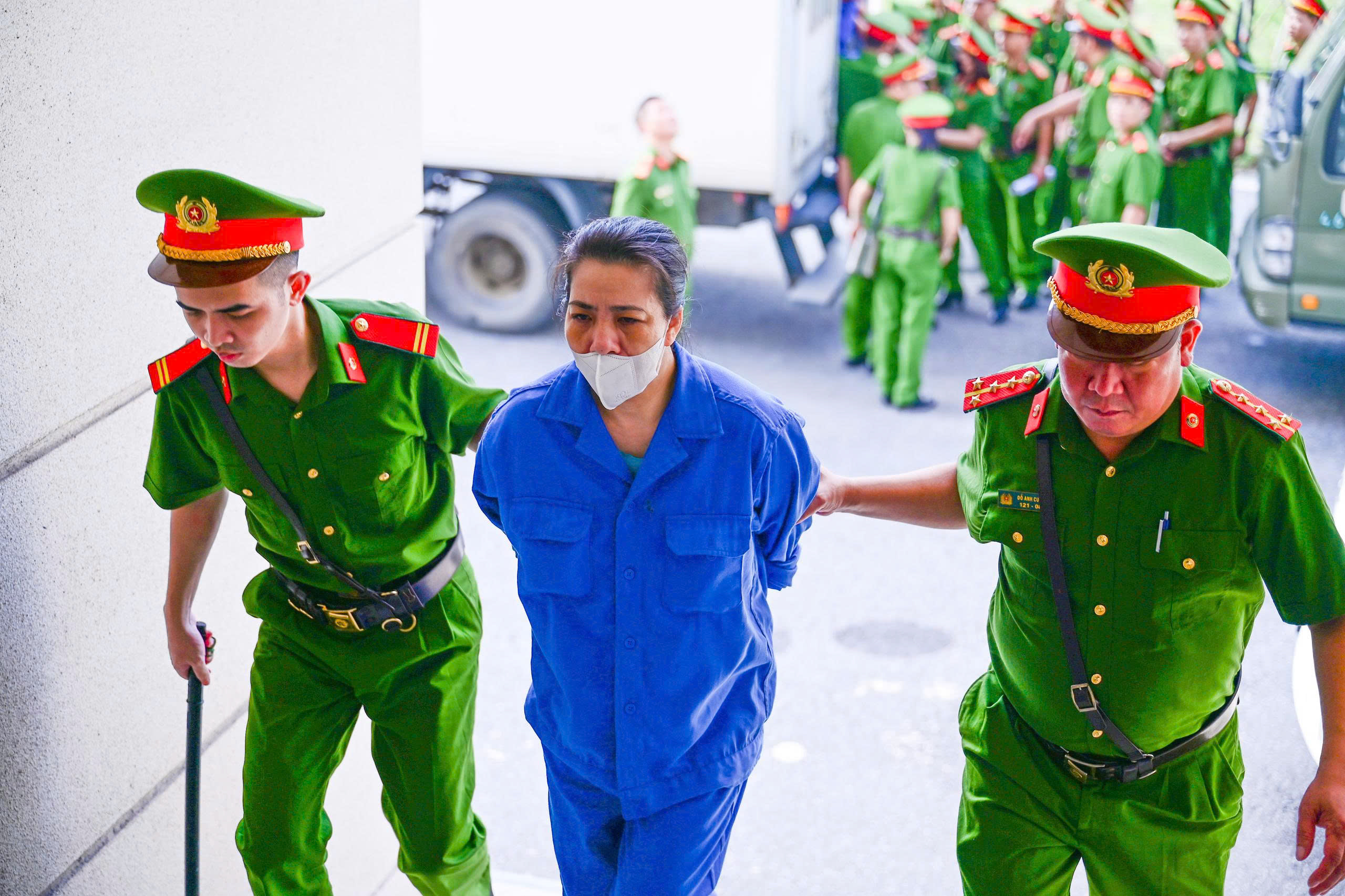 Hai cựu Viện trưởng Ph&aacute;p y t&acirc;m thần Trung ương hầu t&ograve;a vụ b&agrave; tr&ugrave;m ma t&uacute;y Mai Anh - Ảnh 4.