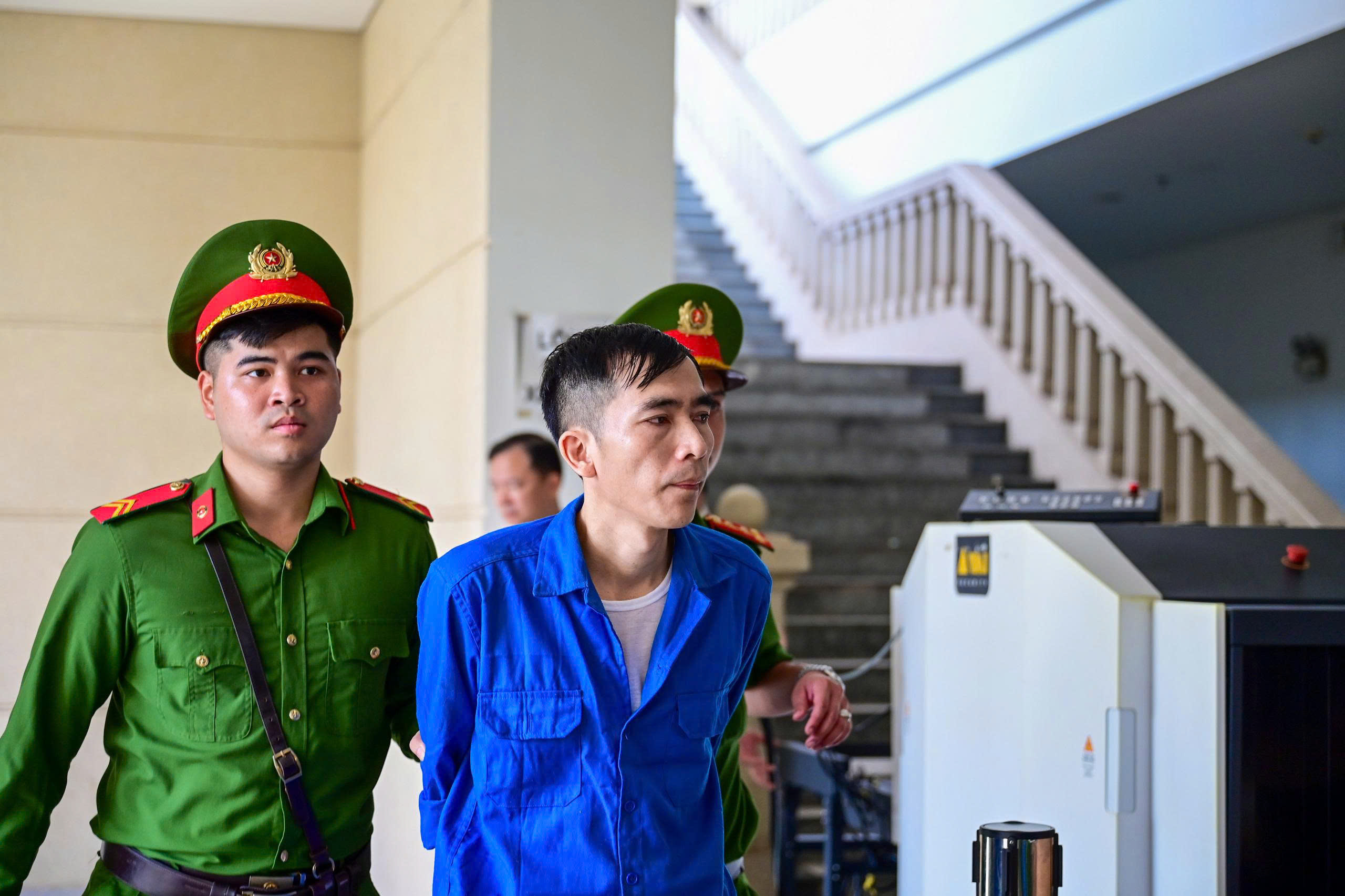 Hai cựu Viện trưởng Ph&aacute;p y t&acirc;m thần Trung ương hầu t&ograve;a vụ b&agrave; tr&ugrave;m ma t&uacute;y Mai Anh - Ảnh 6.