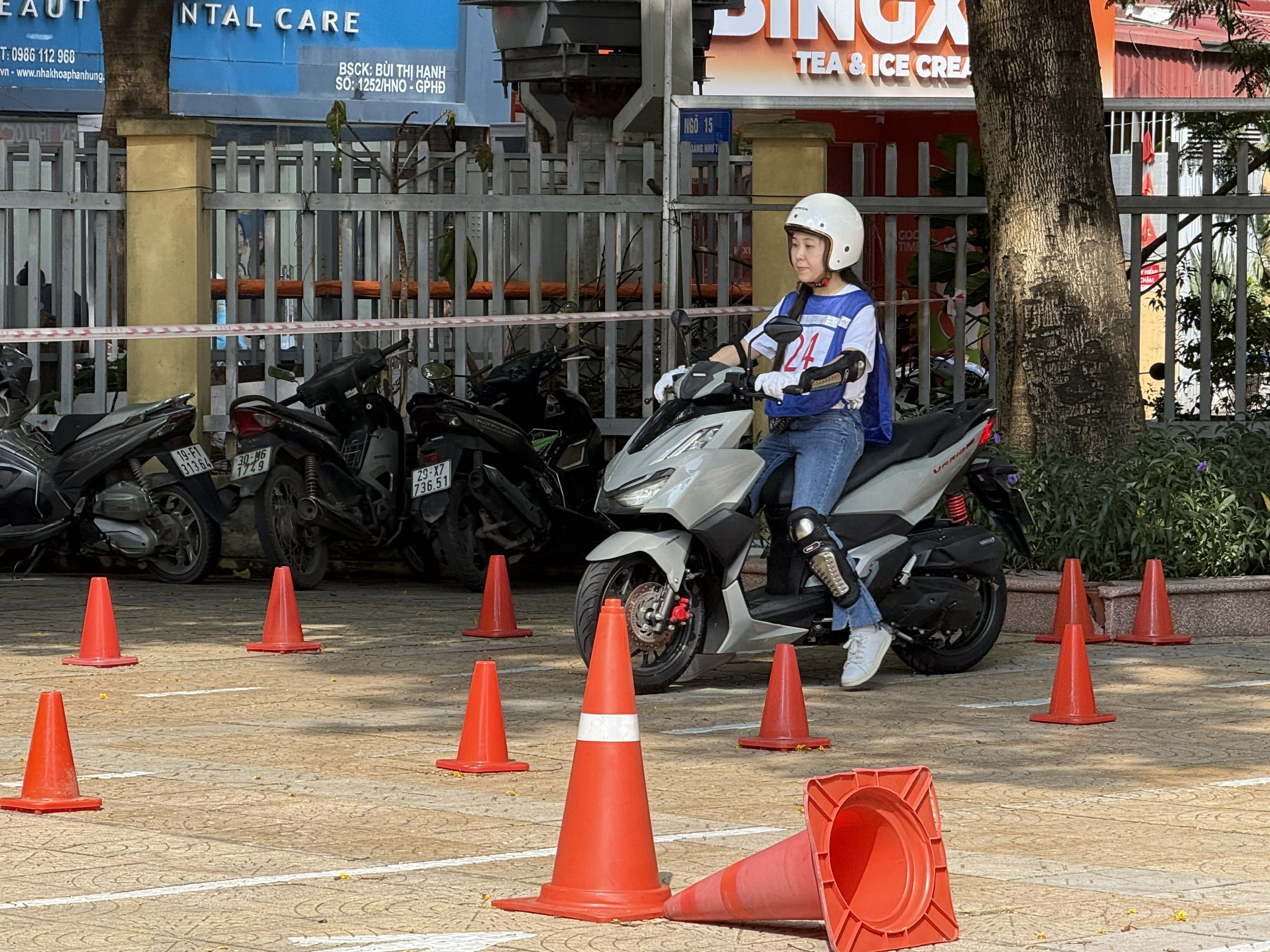 Trao 1,8 triệu mũ bảo hiểm bảo vệ học sinh lớp 1 toàn quốc - Ảnh 11.